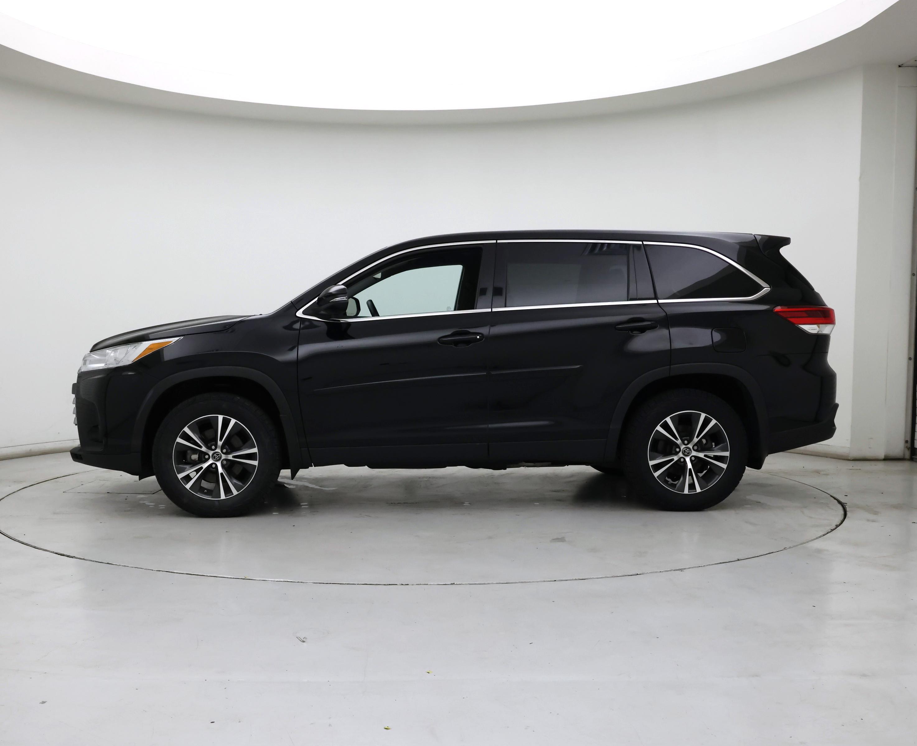 Thumbnail: 2019 Toyota Highlander - 3