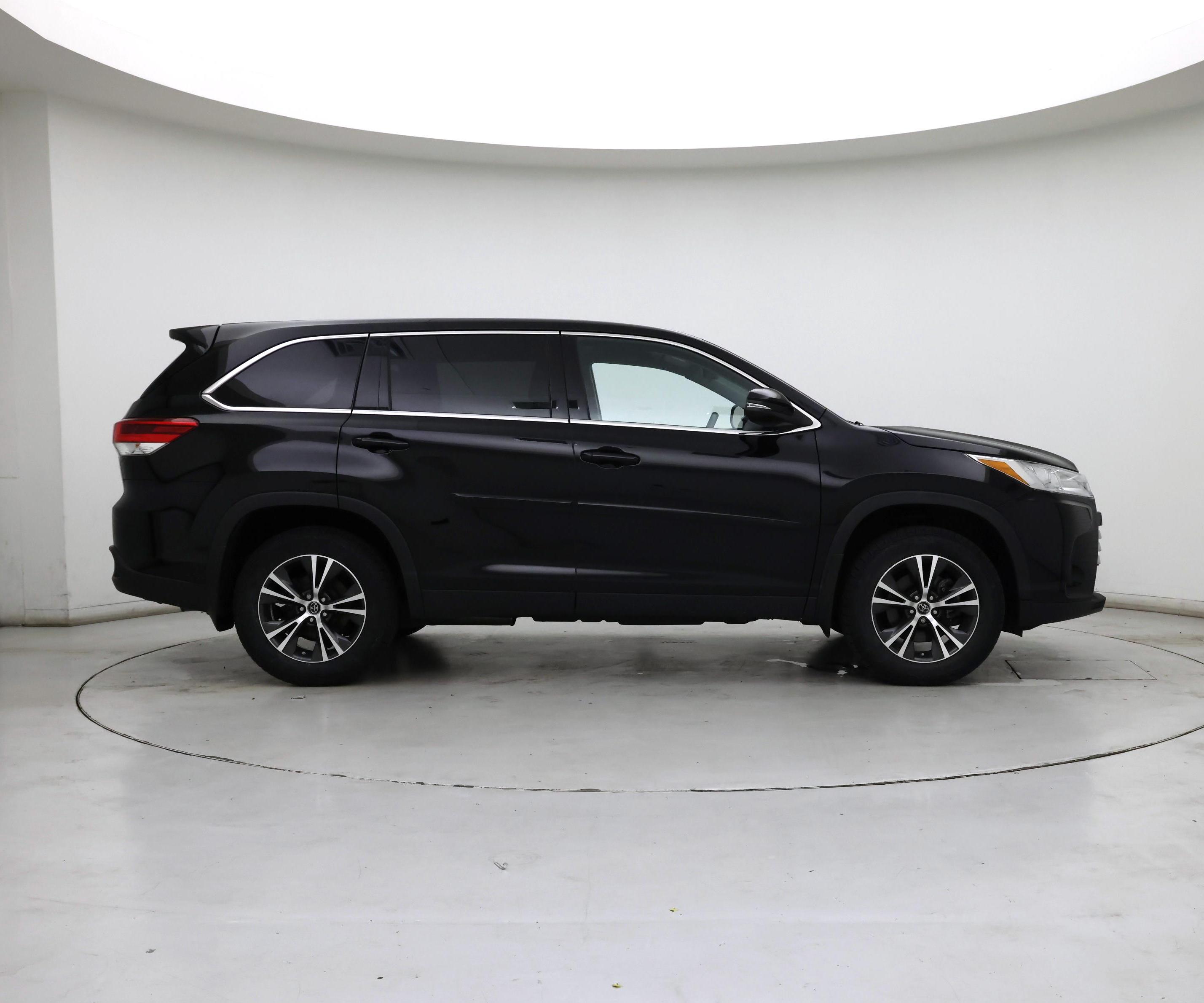 Thumbnail: 2019 Toyota Highlander - 7