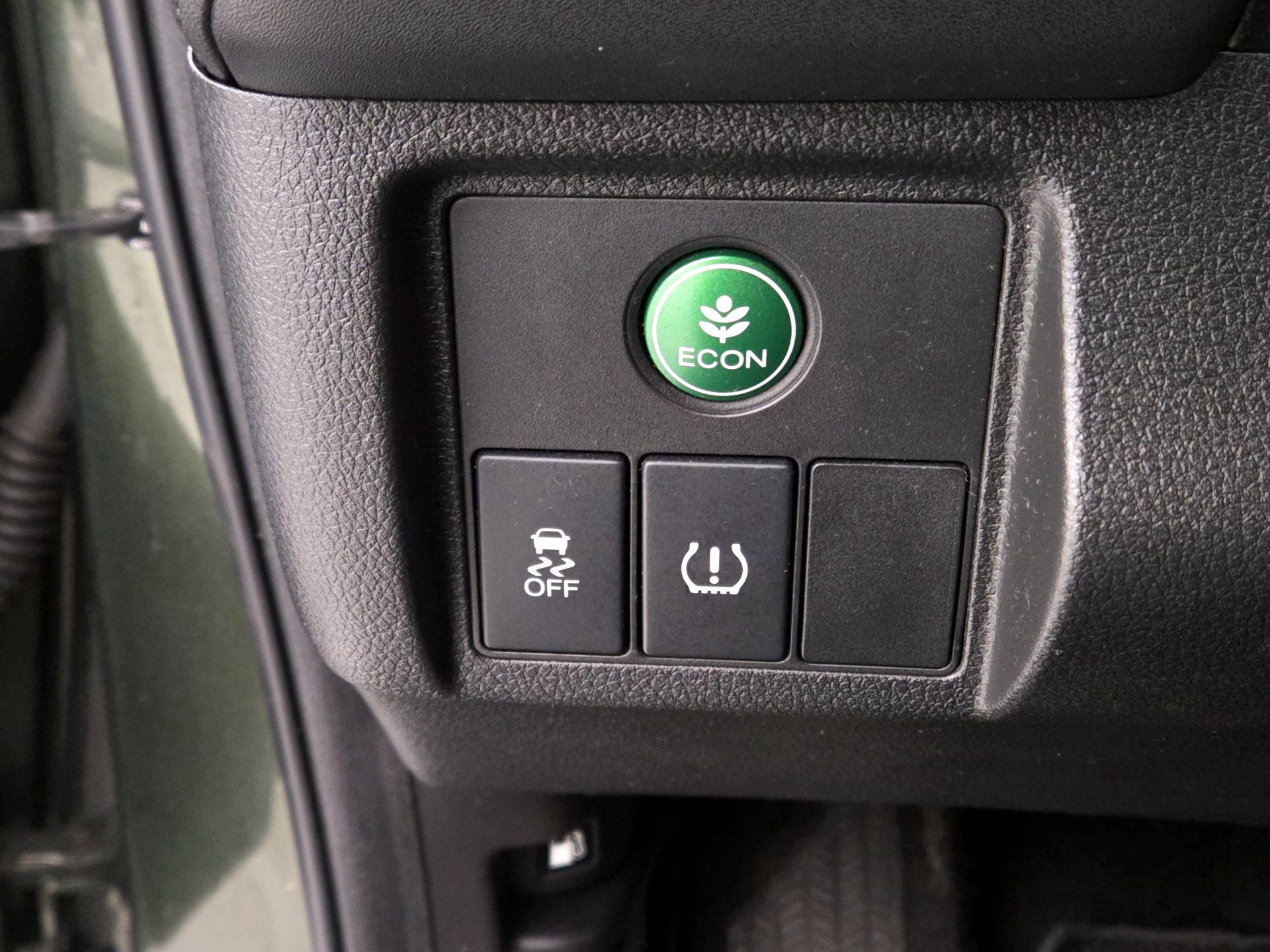 Thumbnail: 2016 Honda HR-V - 13