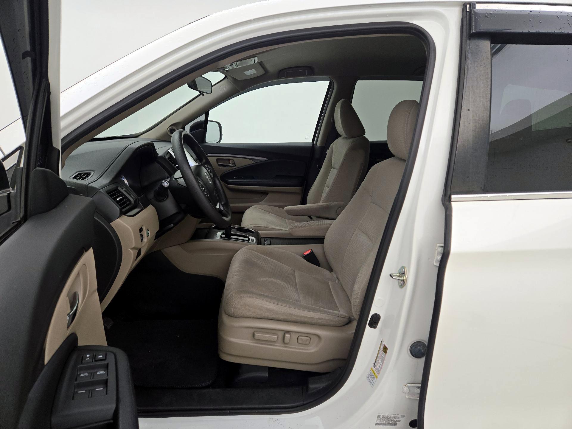 Thumbnail: 2016 Honda Pilot - 11