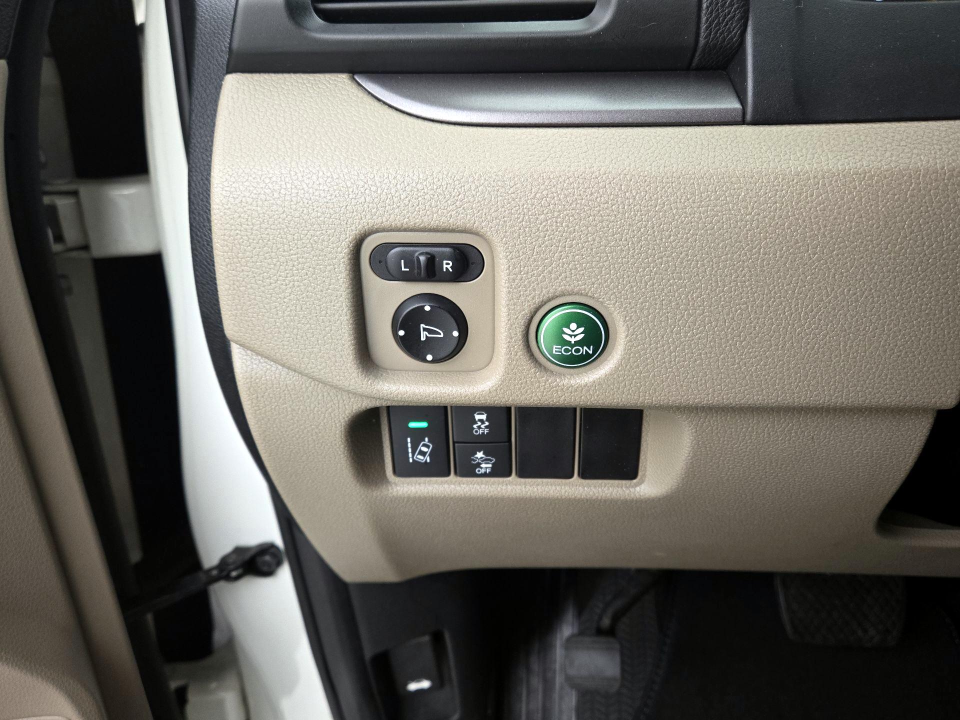 Thumbnail: 2016 Honda Pilot - 13