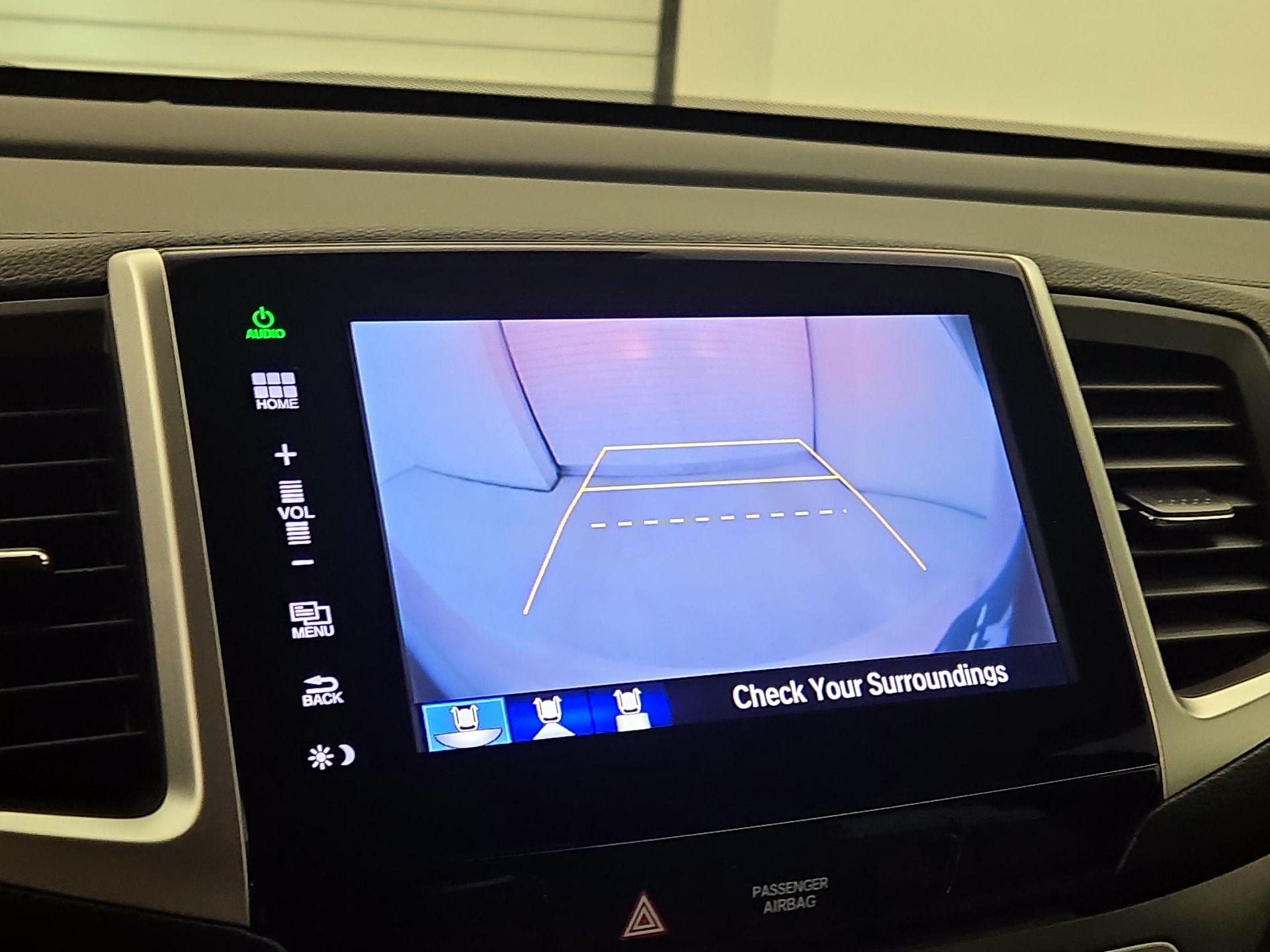 Thumbnail: 2016 Honda Pilot - 14