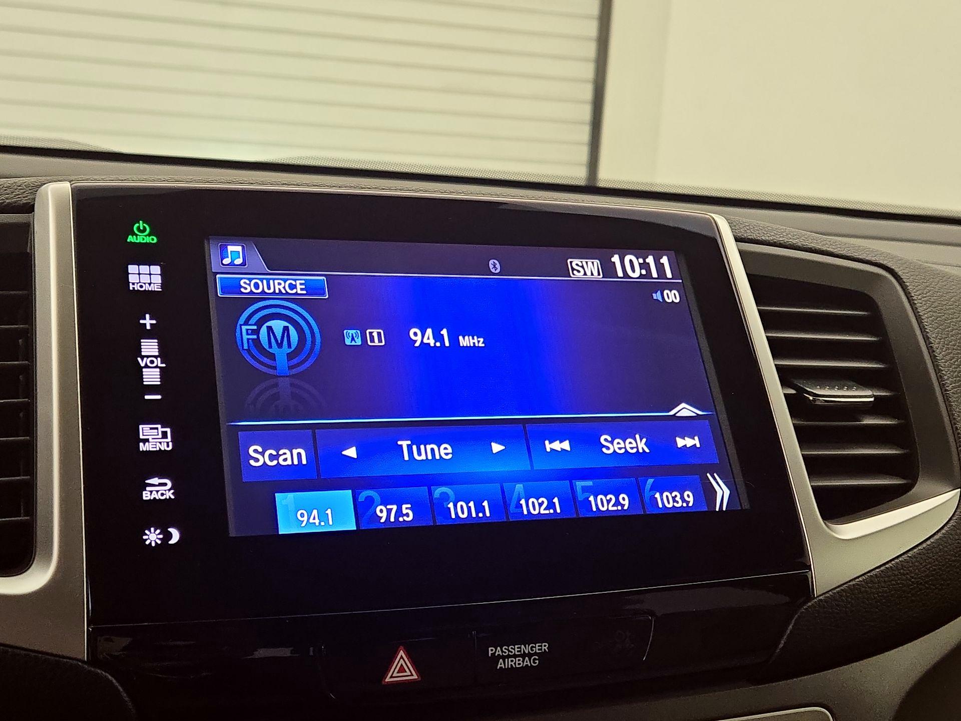 Thumbnail: 2016 Honda Pilot - 15