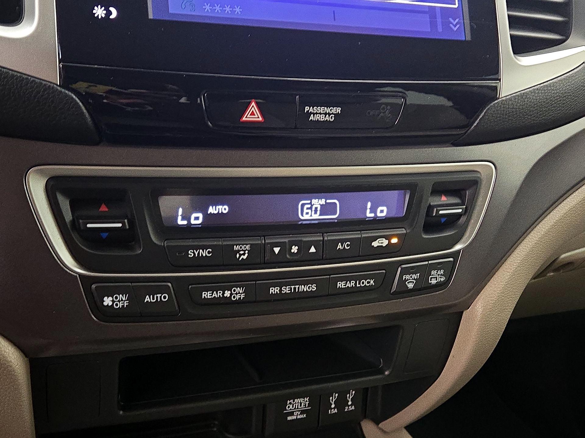 Thumbnail: 2016 Honda Pilot - 16