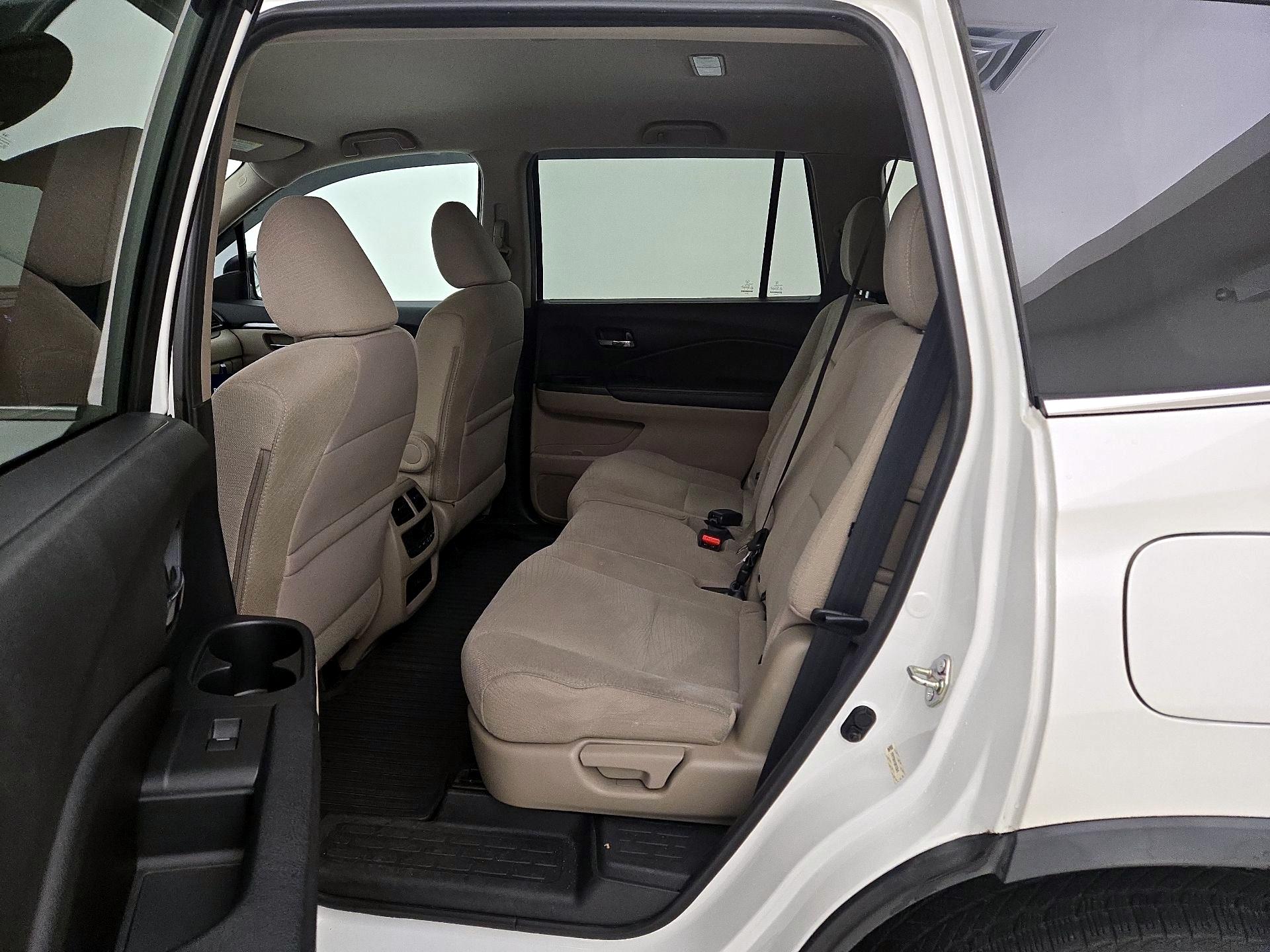 Thumbnail: 2016 Honda Pilot - 18