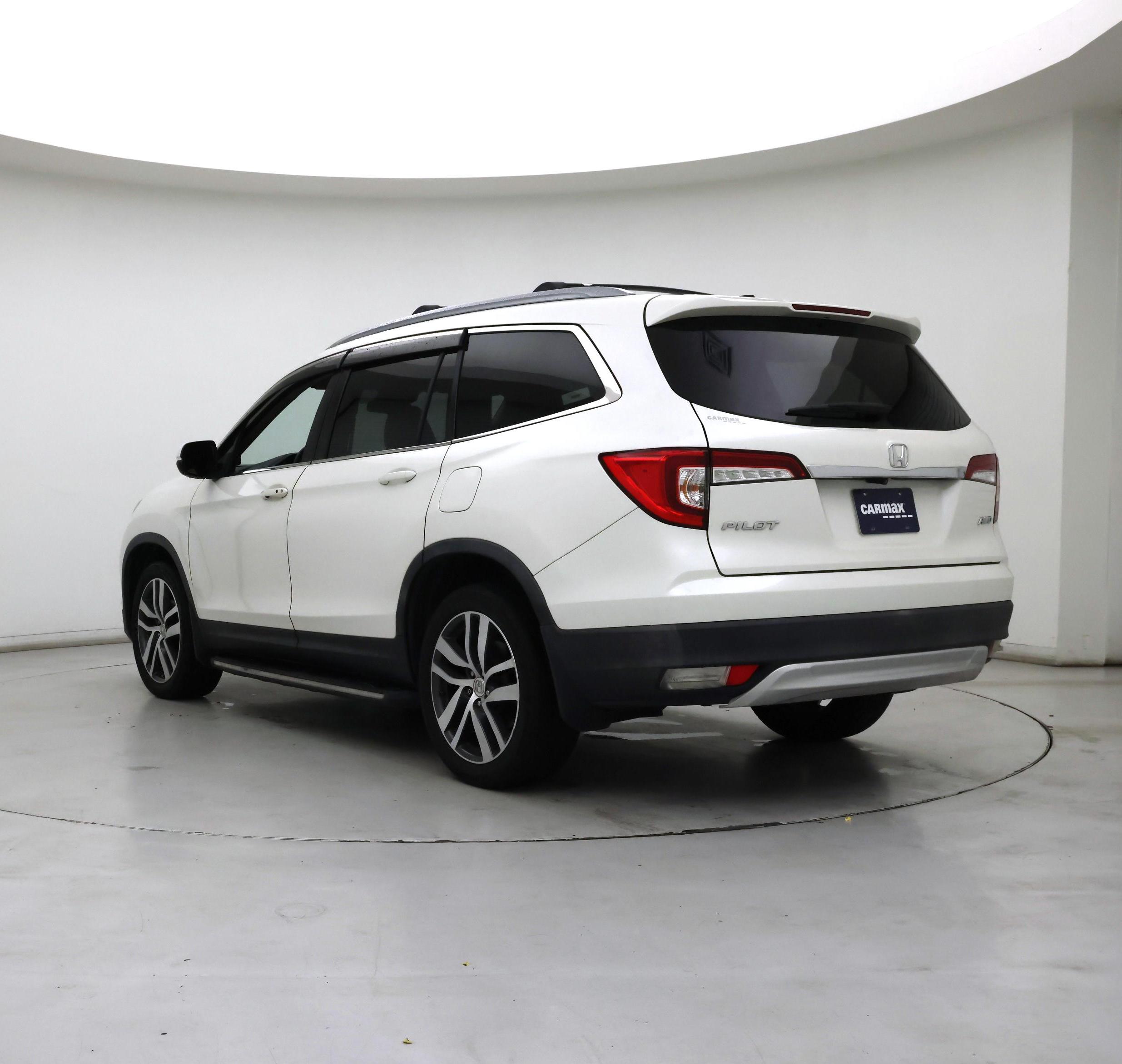 Thumbnail: 2016 Honda Pilot - 2