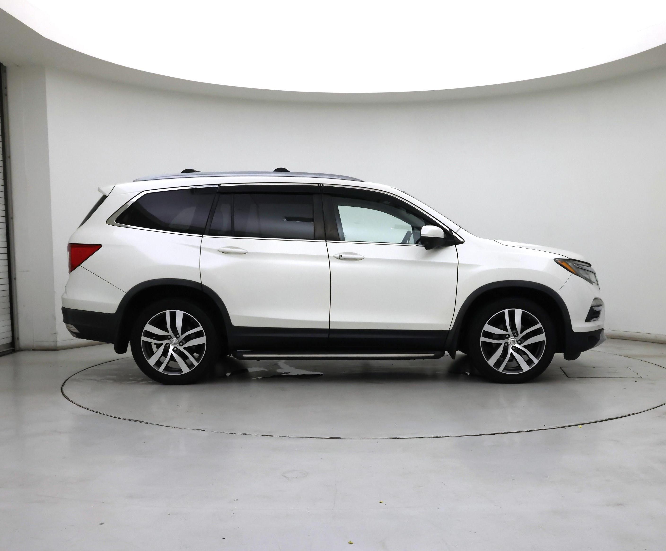 Thumbnail: 2016 Honda Pilot - 7
