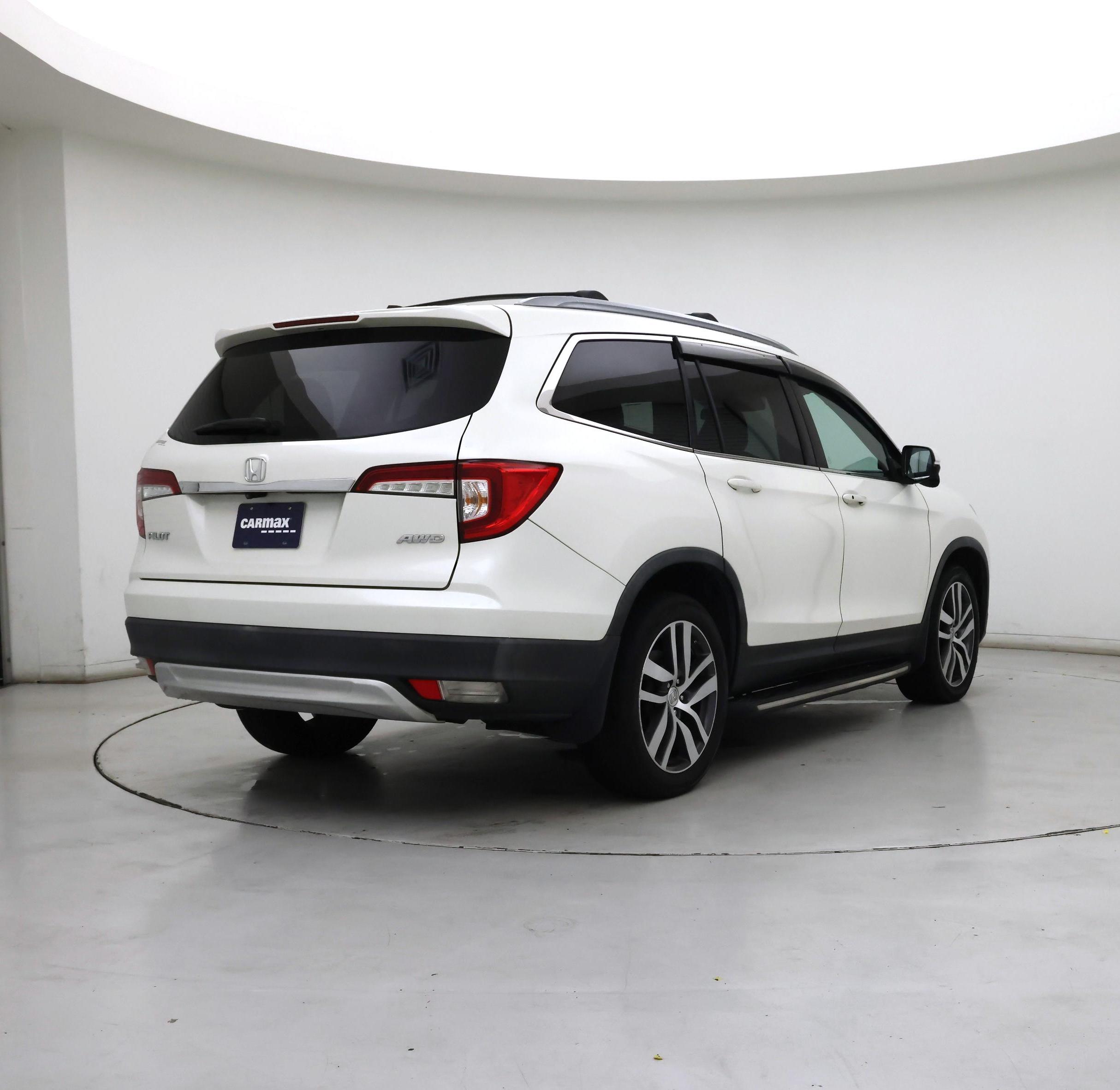 Thumbnail: 2016 Honda Pilot - 8