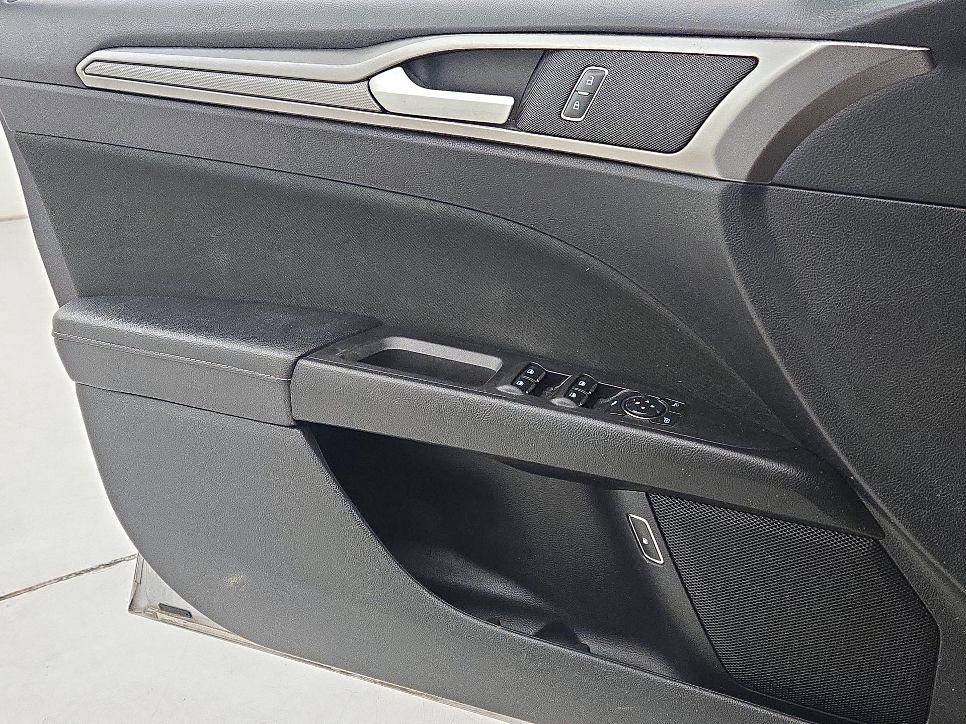 Thumbnail: 2018 Ford Fusion - 12