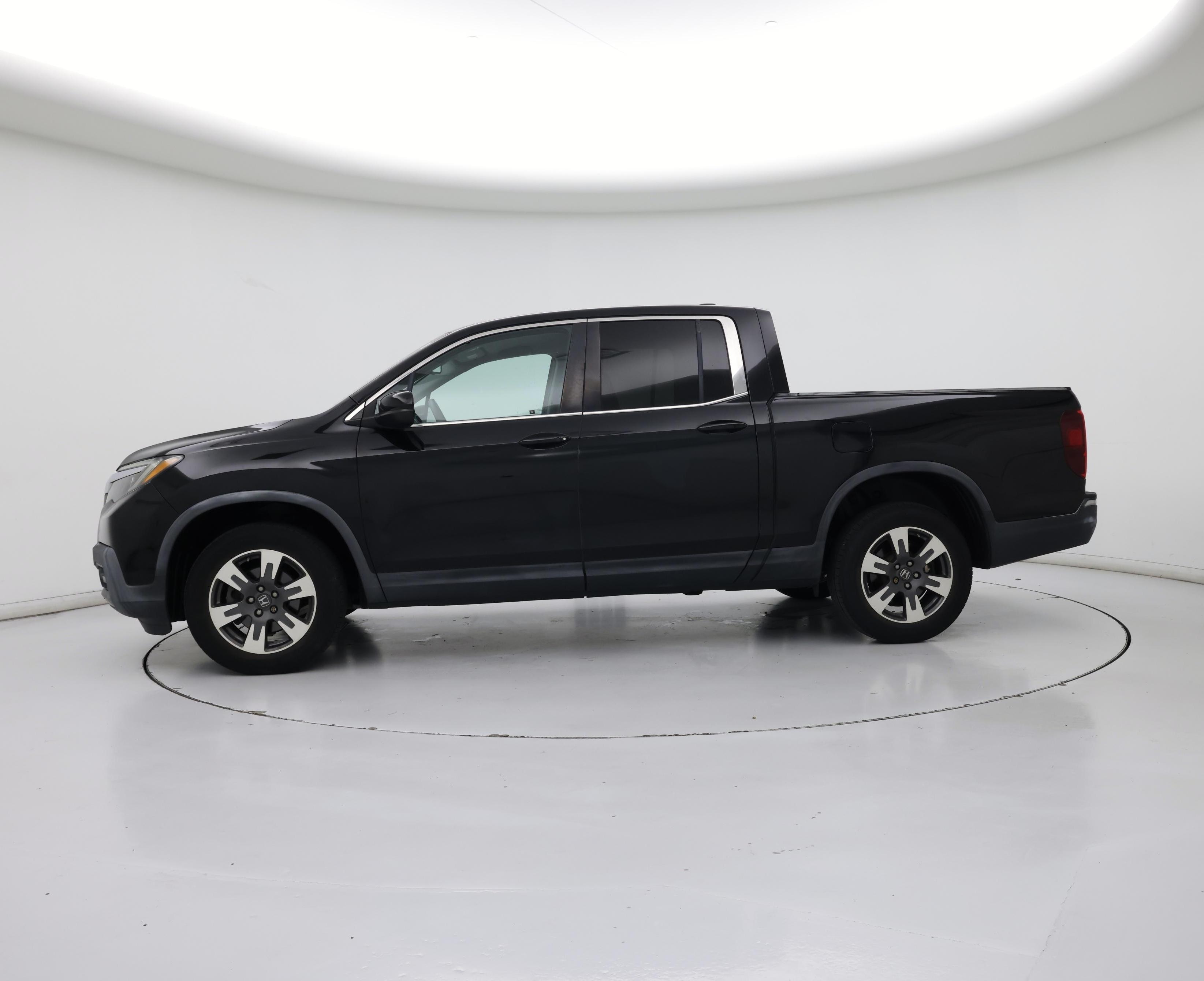 Thumbnail: 2017 Honda Ridgeline - 3