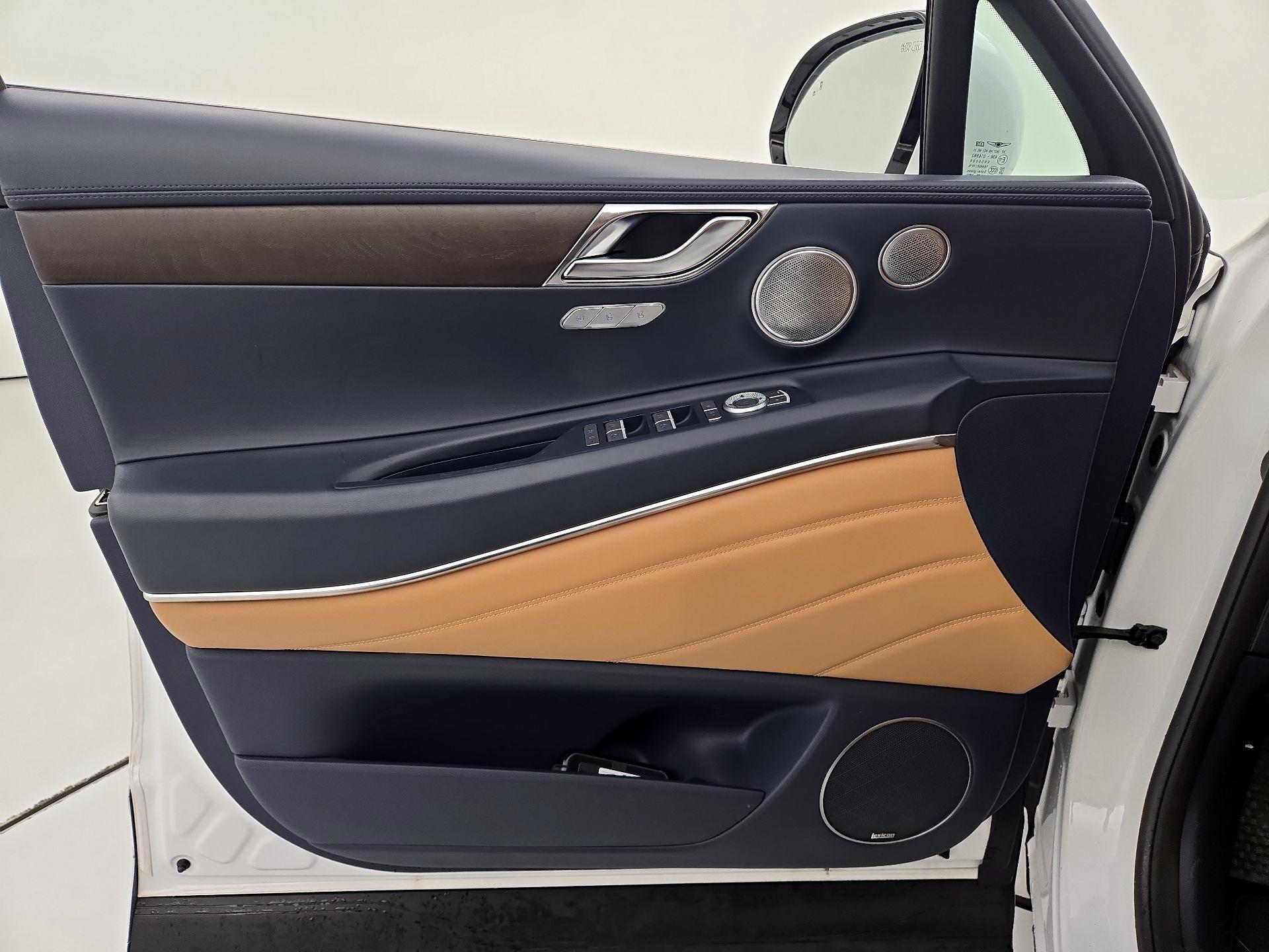Thumbnail: 2021 Genesis GV80 - 12