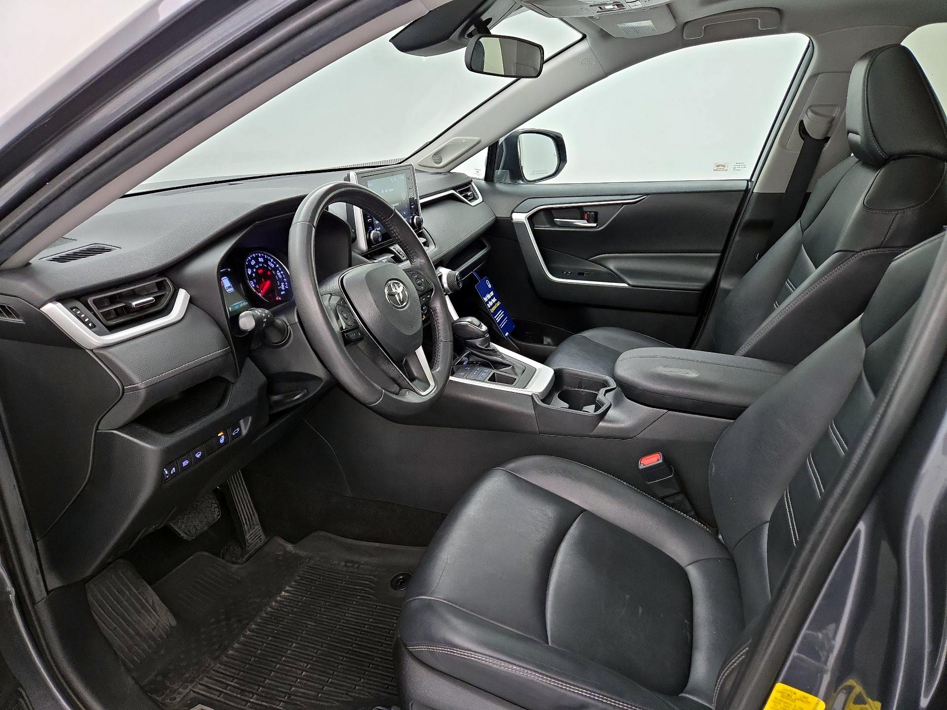 Thumbnail: 2020 Toyota RAV4 - 11