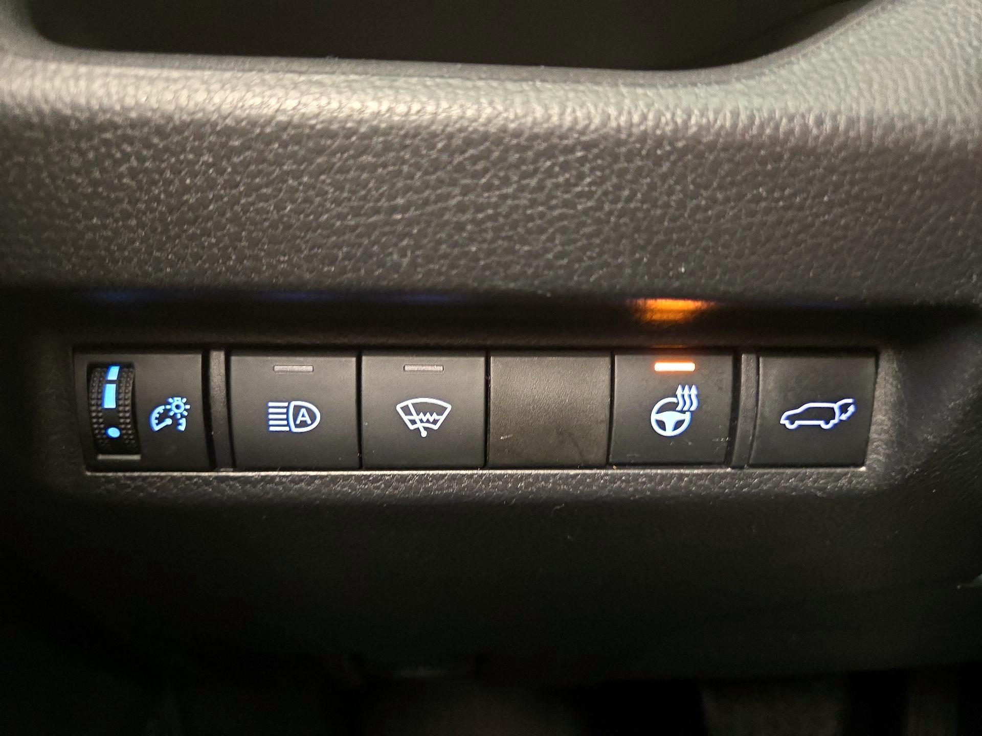 Thumbnail: 2020 Toyota RAV4 - 13