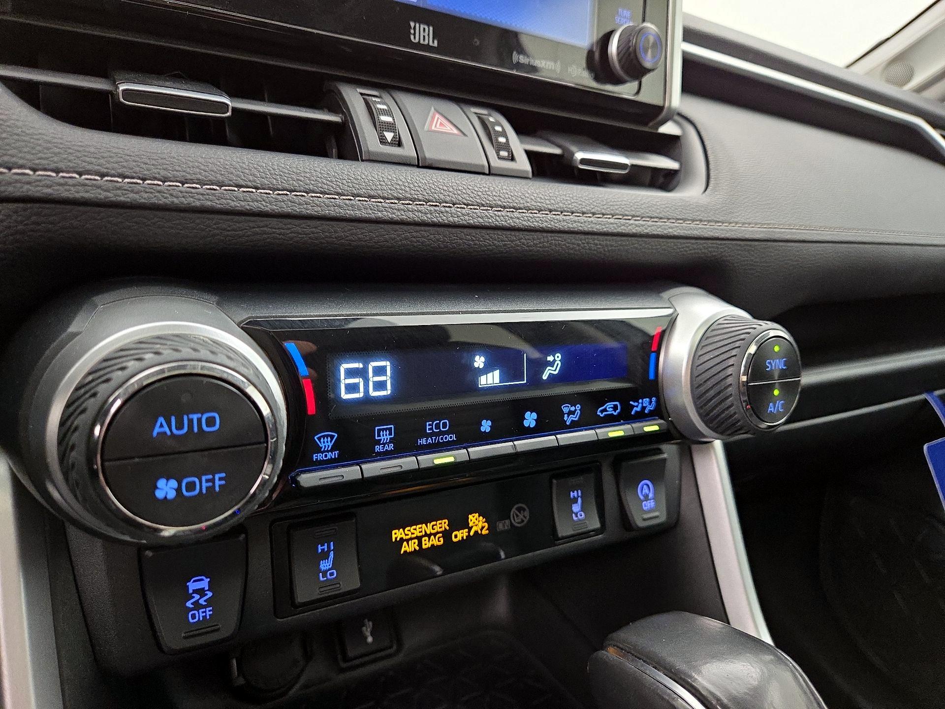 Thumbnail: 2020 Toyota RAV4 - 16