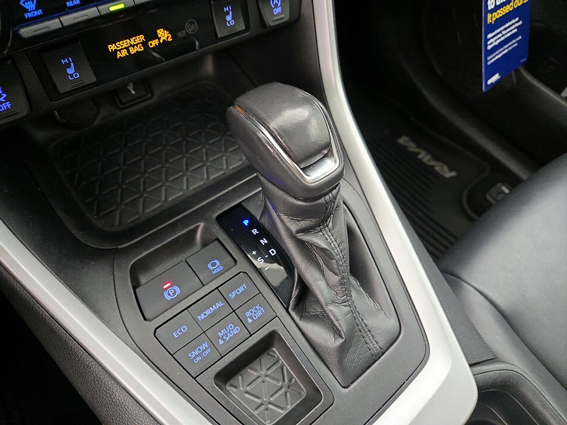 Thumbnail: 2020 Toyota RAV4 - 17
