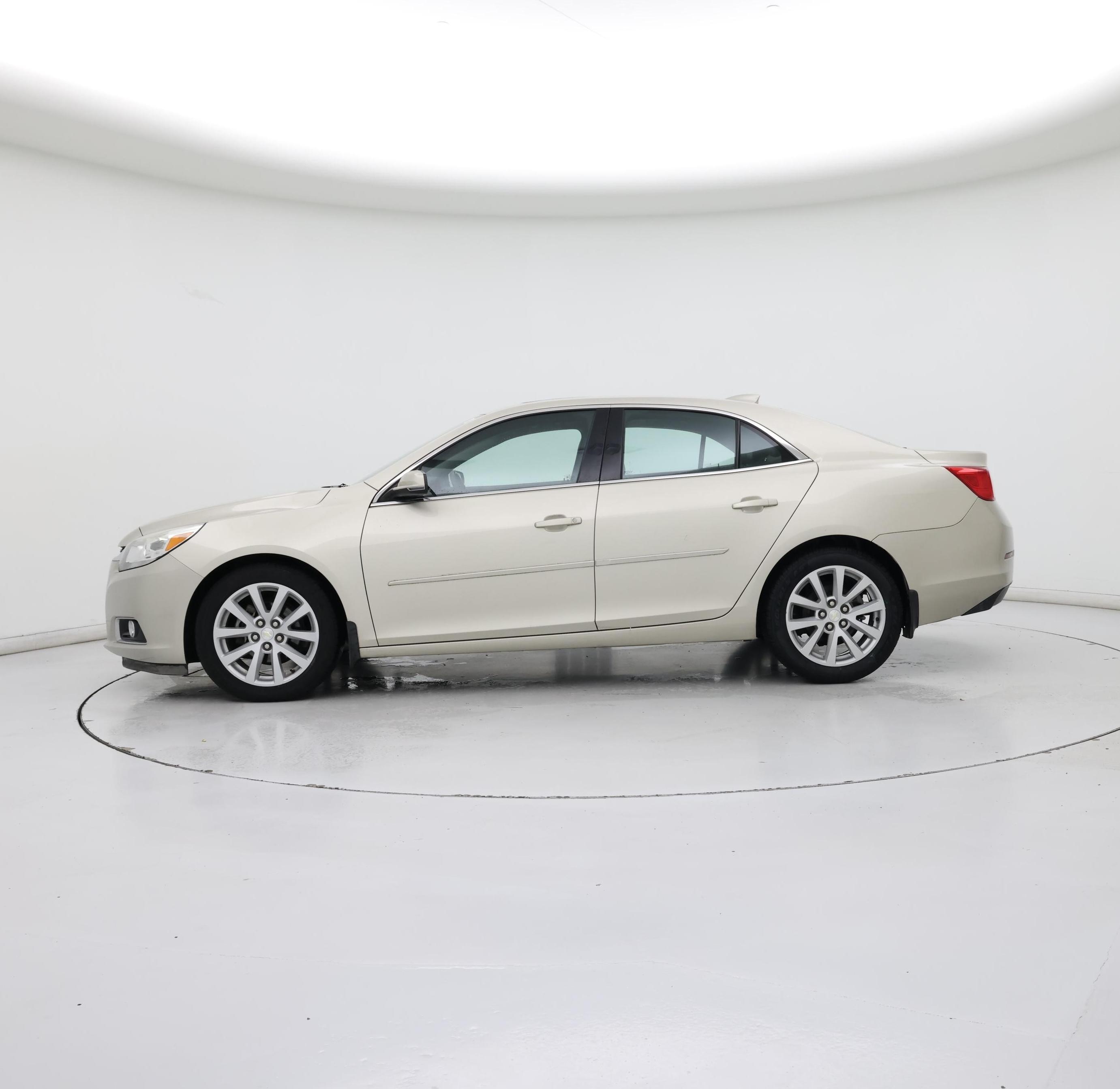 Thumbnail: 2015 Chevrolet Malibu - 3