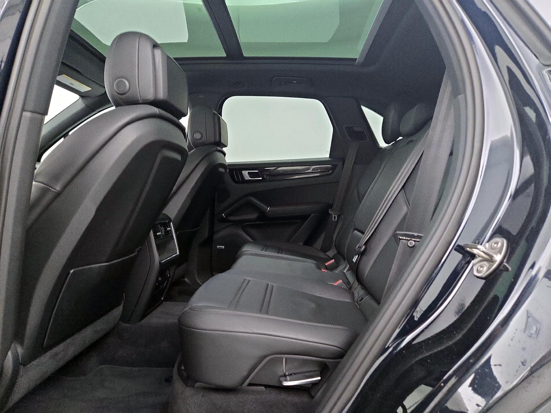 Thumbnail: 2019 Porsche Cayenne - 20