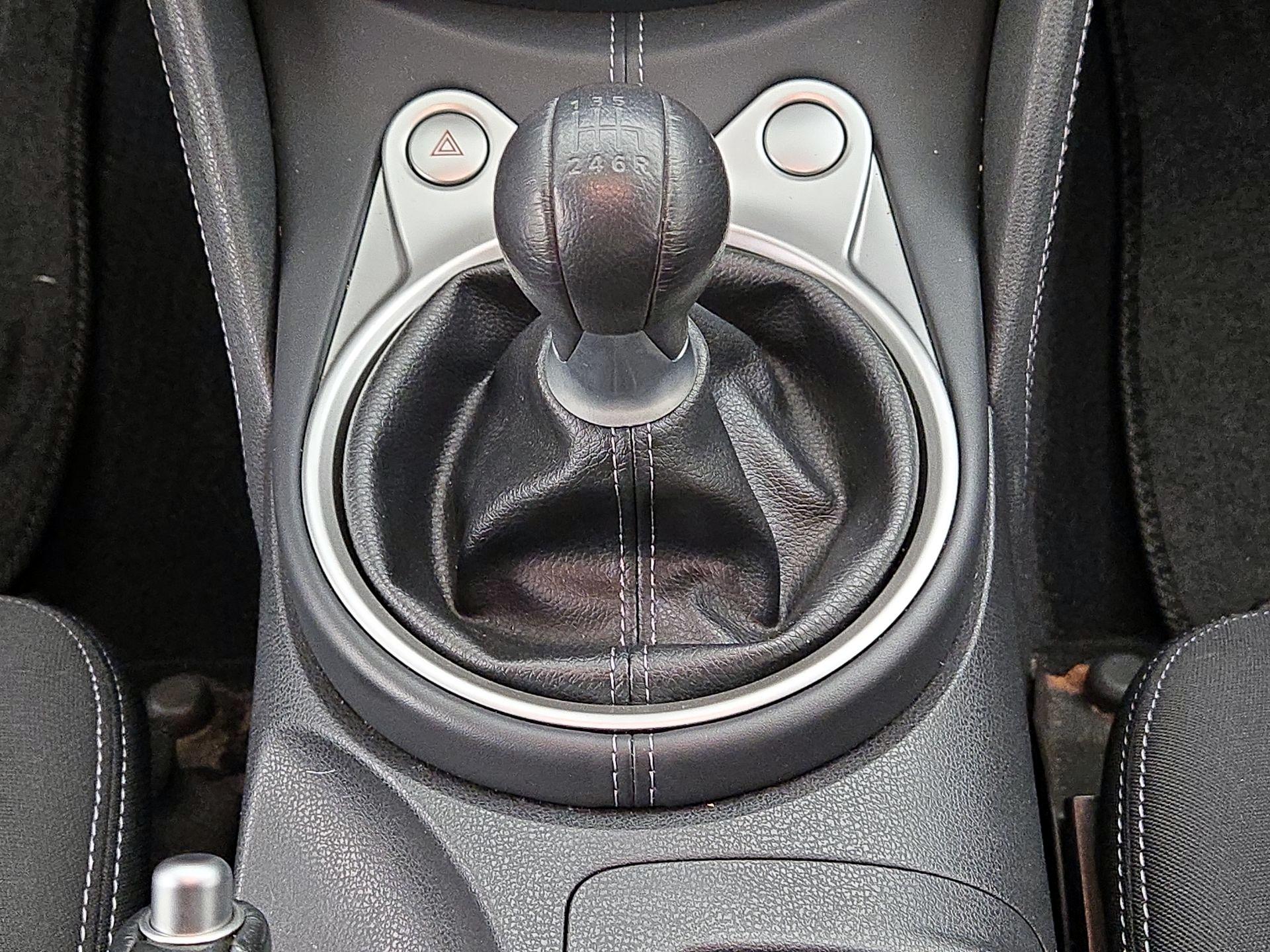 Thumbnail: 2014 Nissan Z - 16