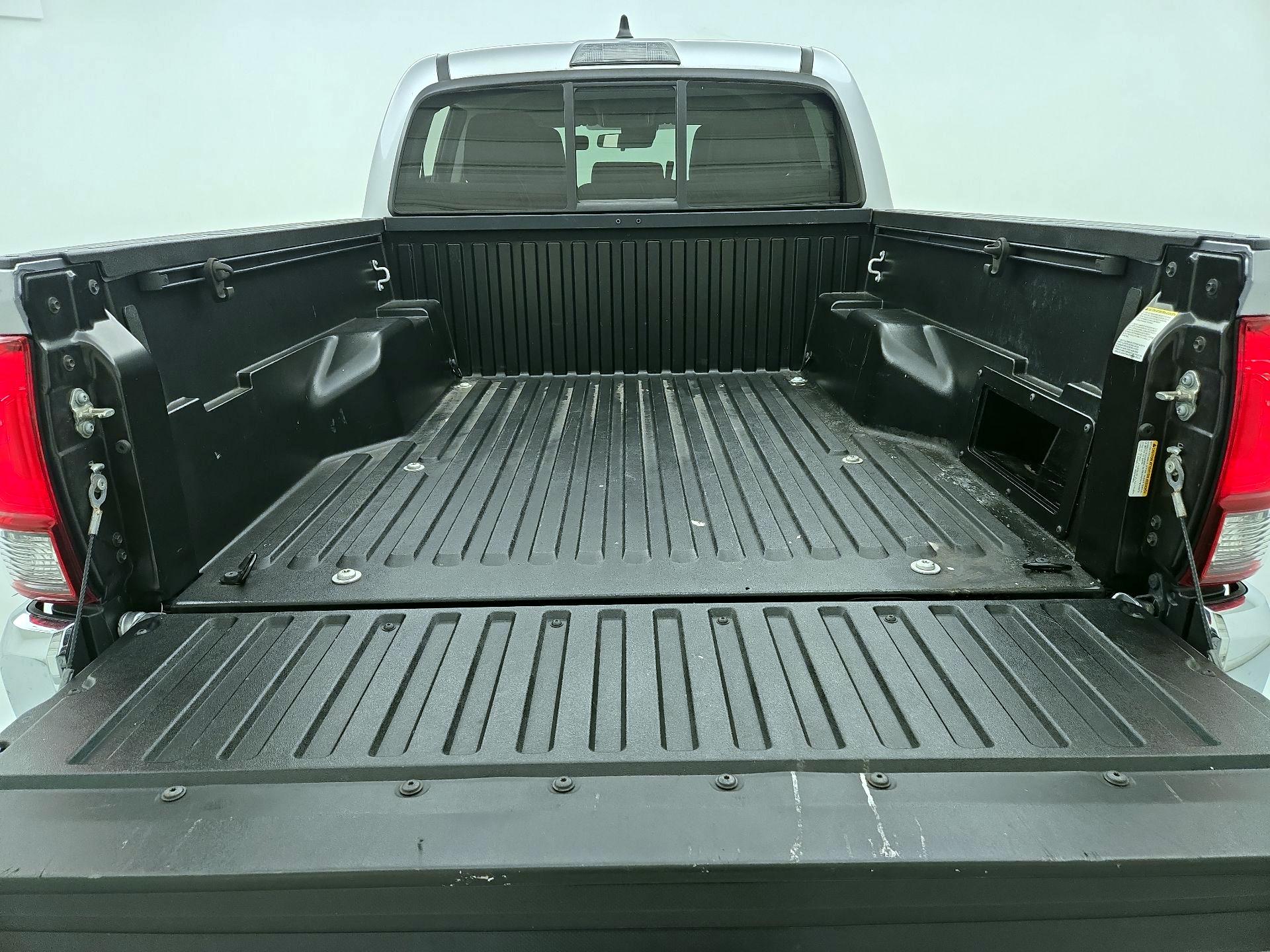 Thumbnail: 2020 Toyota Tacoma - 20