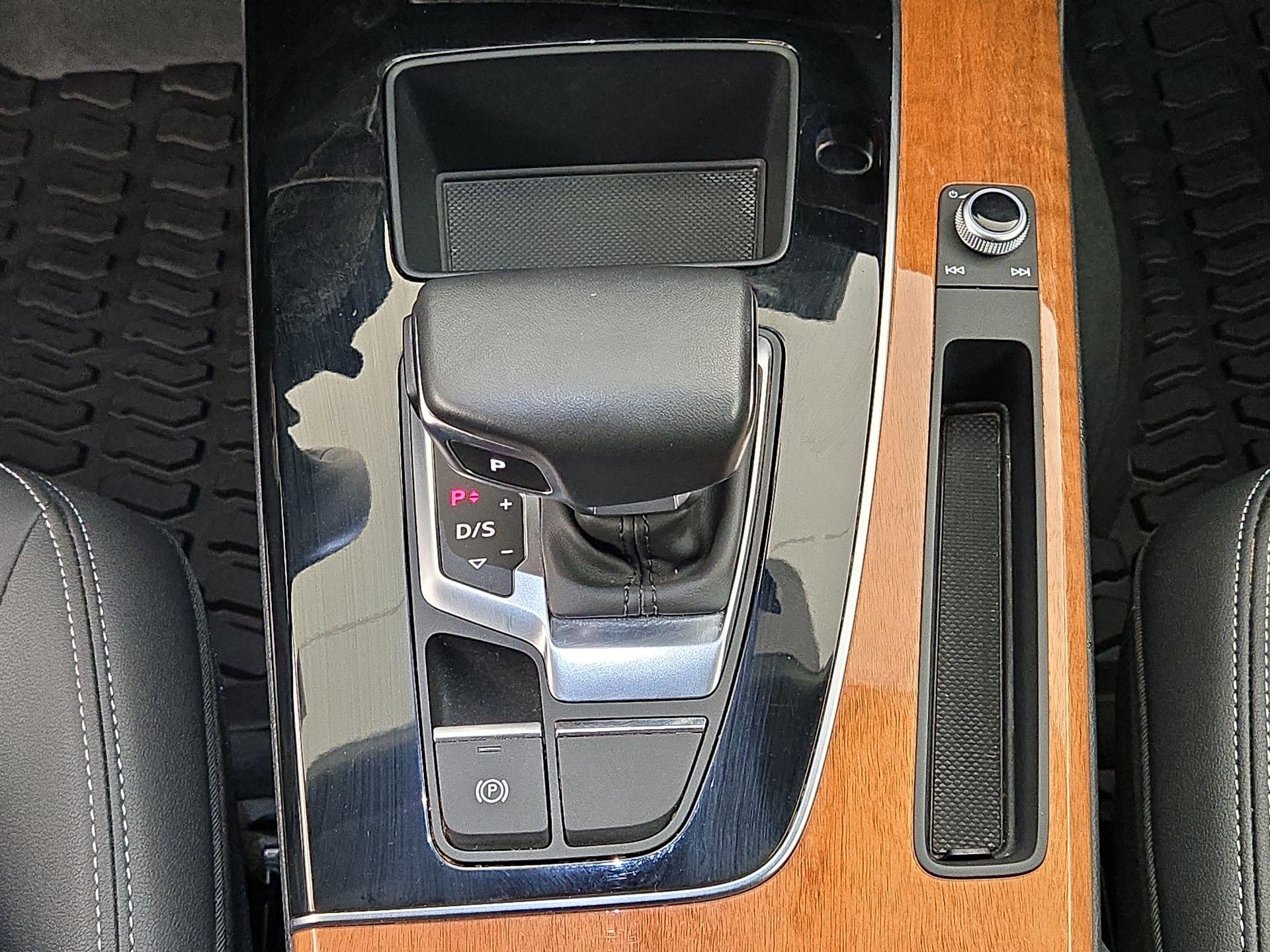 Thumbnail: 2023 Audi Q5 - 17