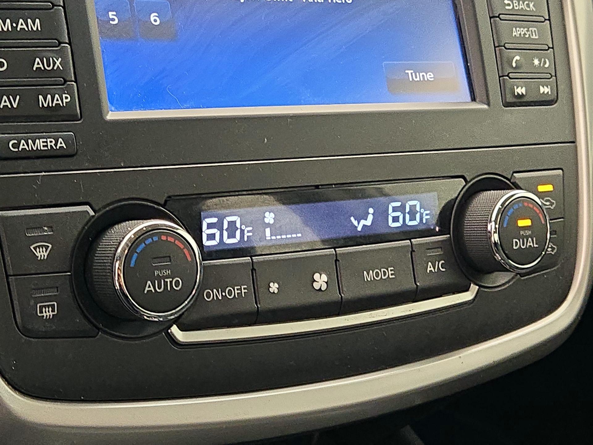 Thumbnail: 2017 Nissan Altima - 16