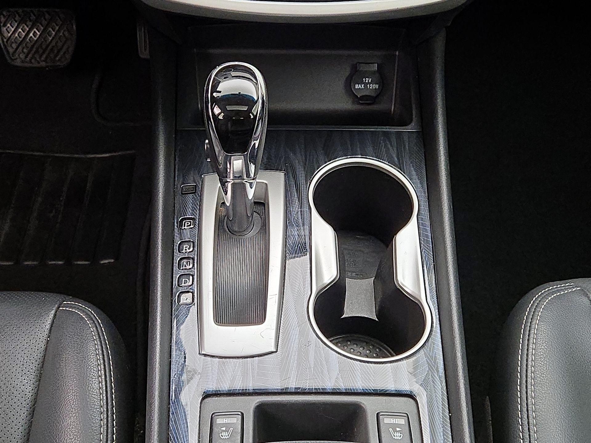 Thumbnail: 2017 Nissan Altima - 17