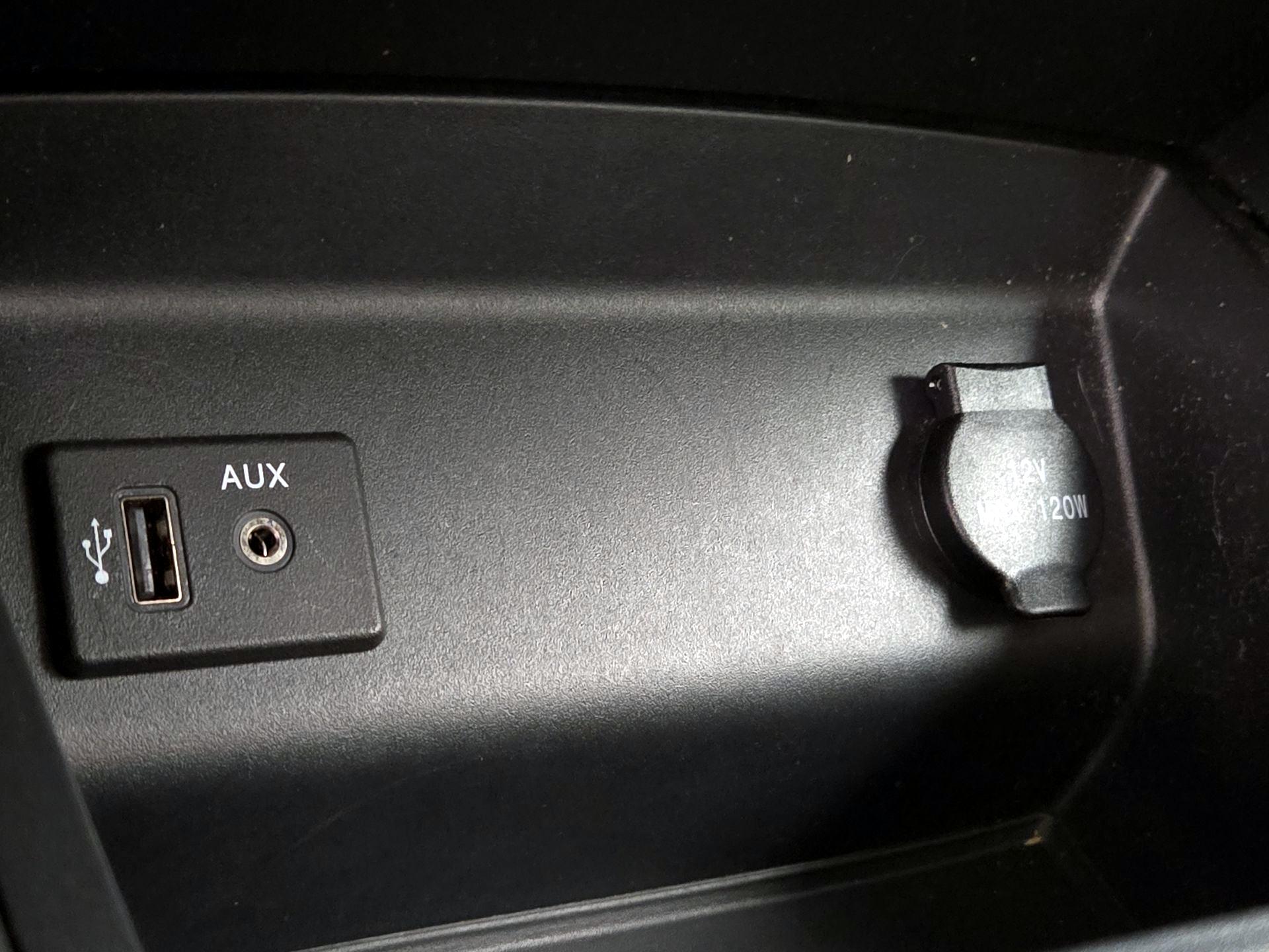 Thumbnail: 2017 Nissan Altima - 18