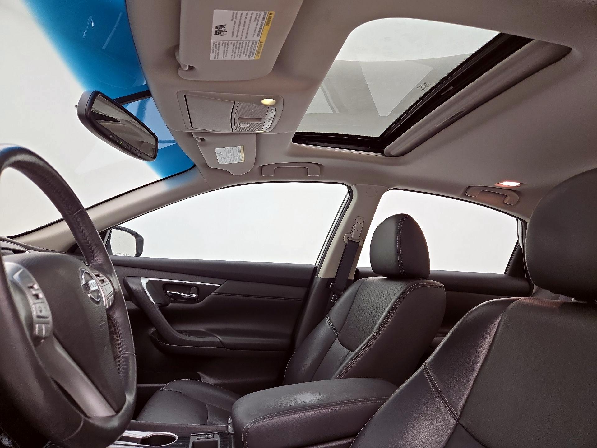 Thumbnail: 2017 Nissan Altima - 19