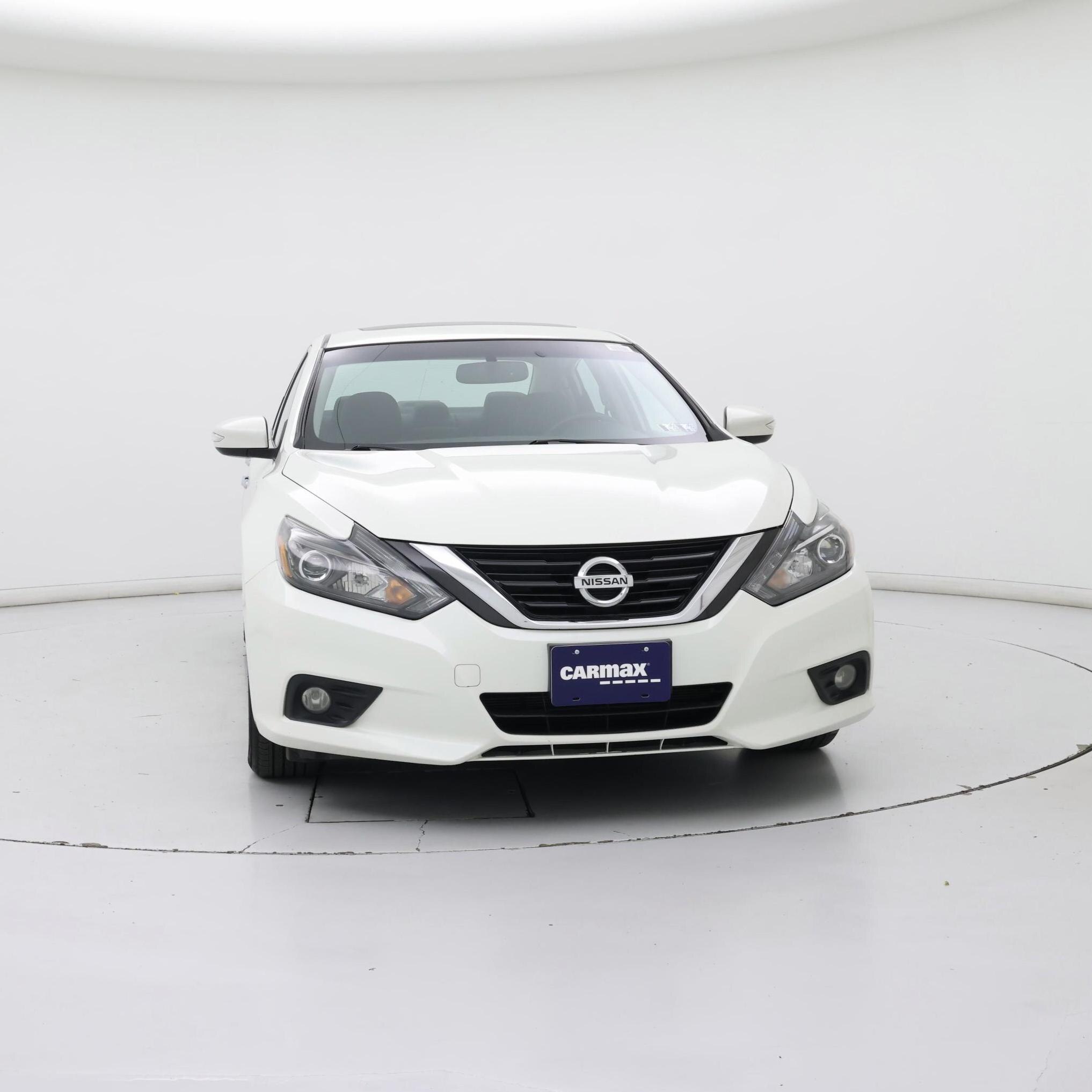 Thumbnail: 2017 Nissan Altima - 5