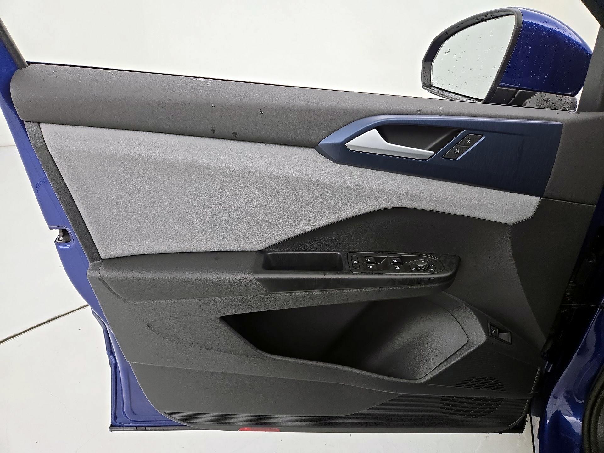 Thumbnail: 2022 Volkswagen Taos - 12