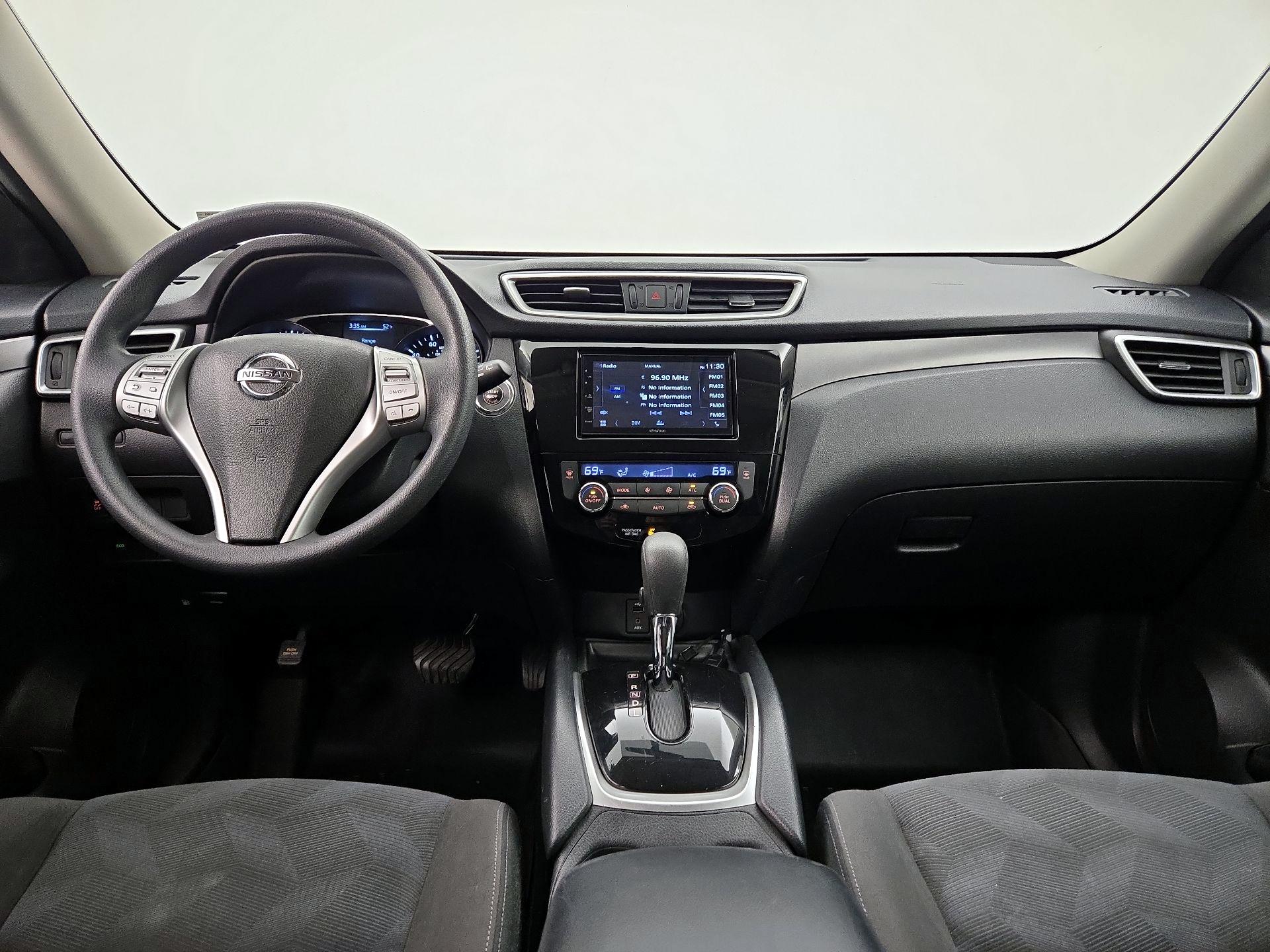 Thumbnail: 2016 Nissan Rogue - 9