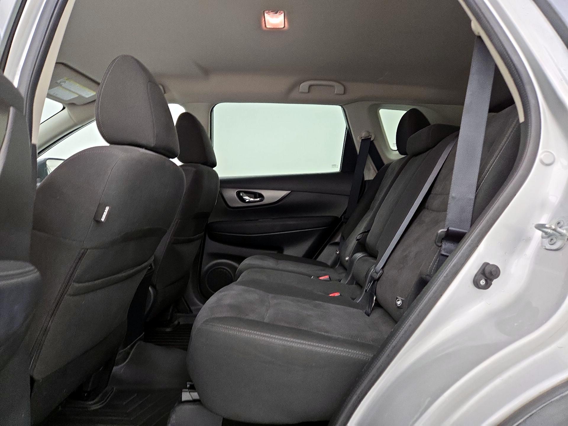 Thumbnail: 2016 Nissan Rogue - 18