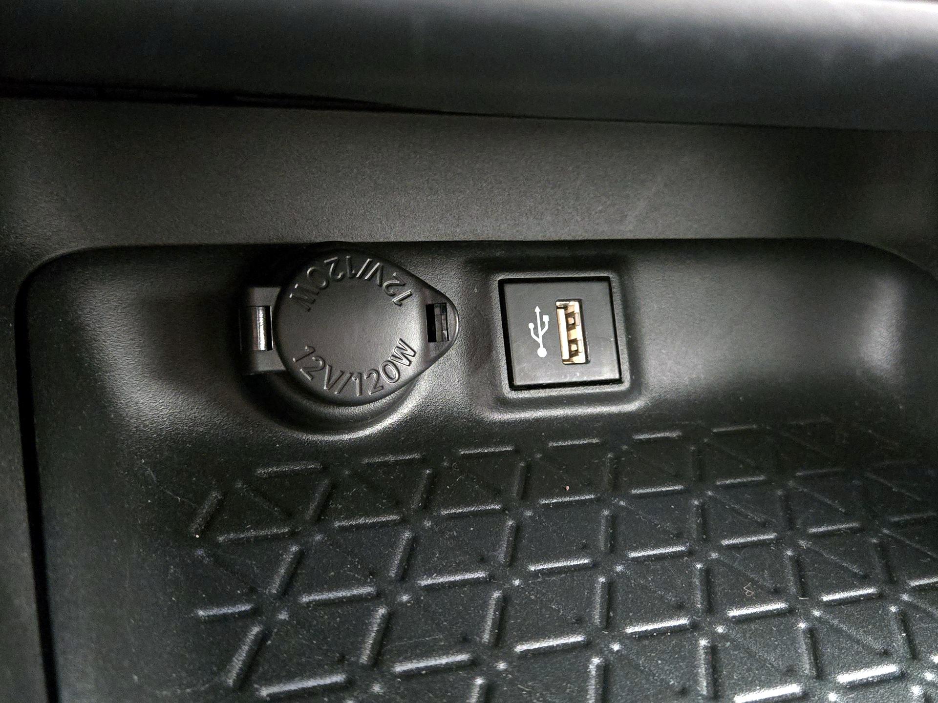 Thumbnail: 2023 Toyota RAV4 - 18