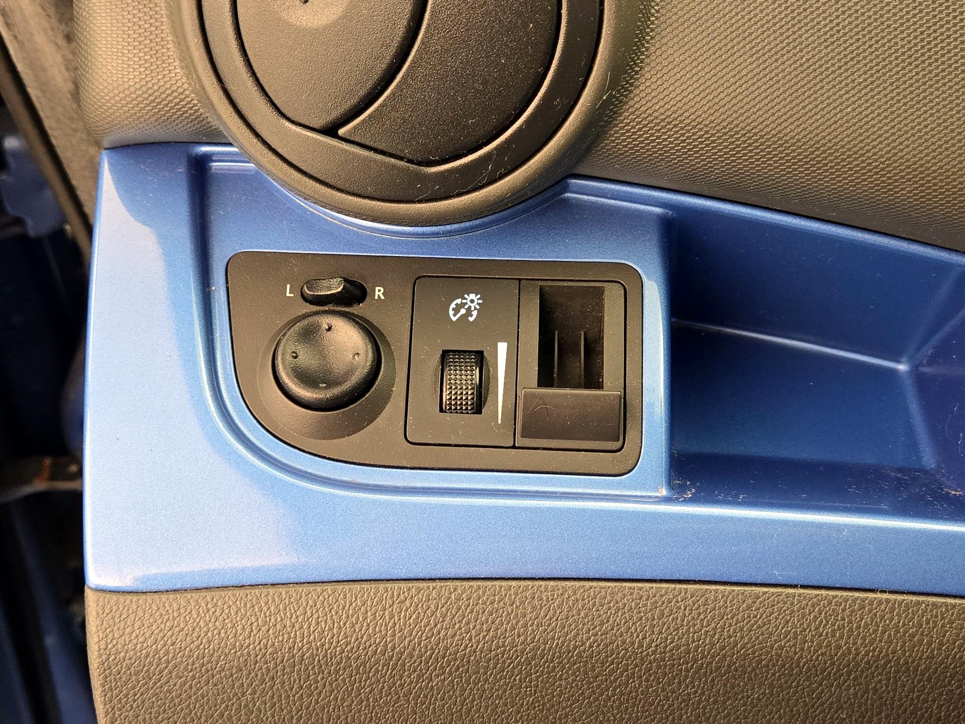 Thumbnail: 2015 Chevrolet Spark - 13