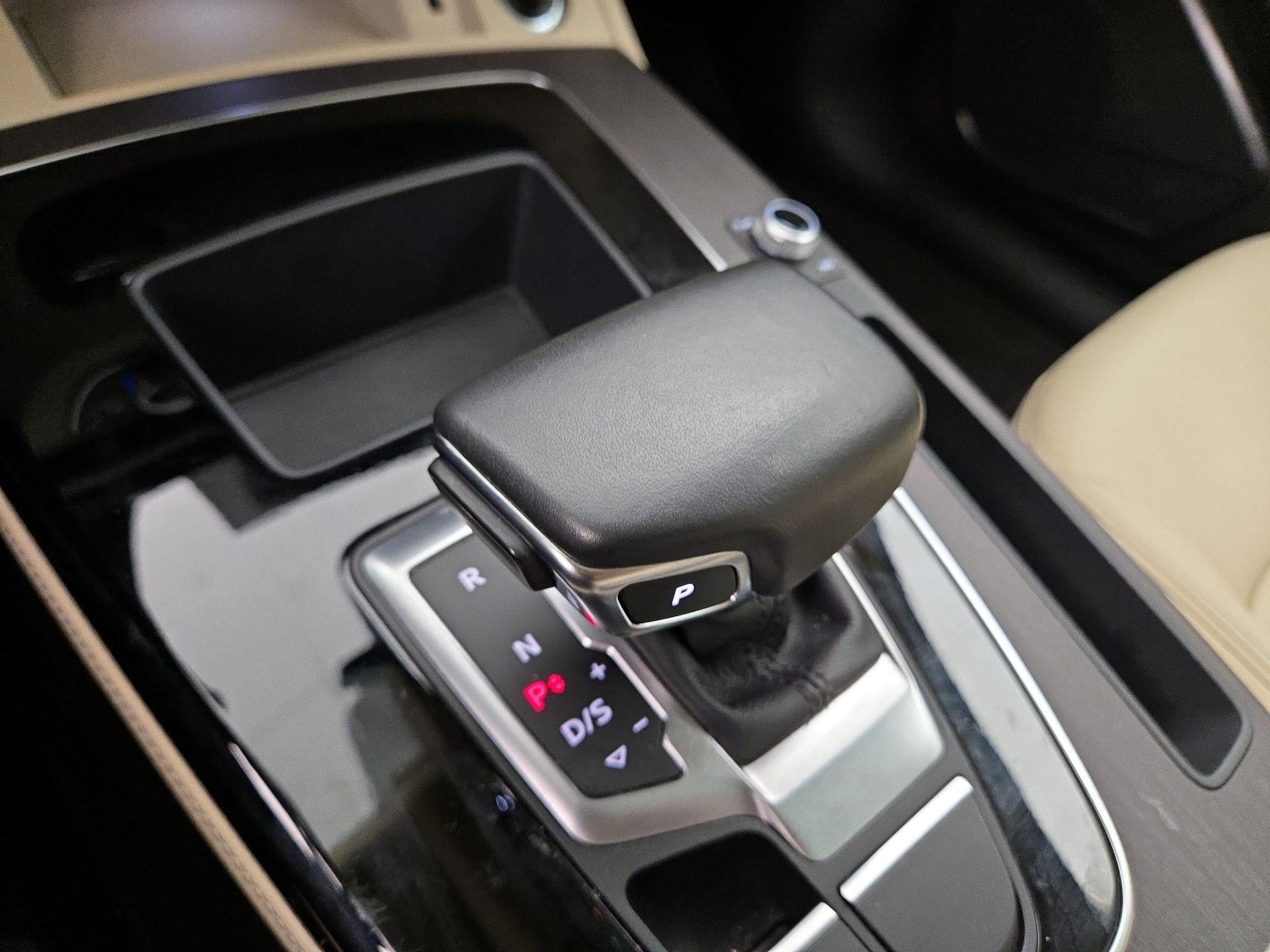 Thumbnail: 2022 Audi Q5 - 17