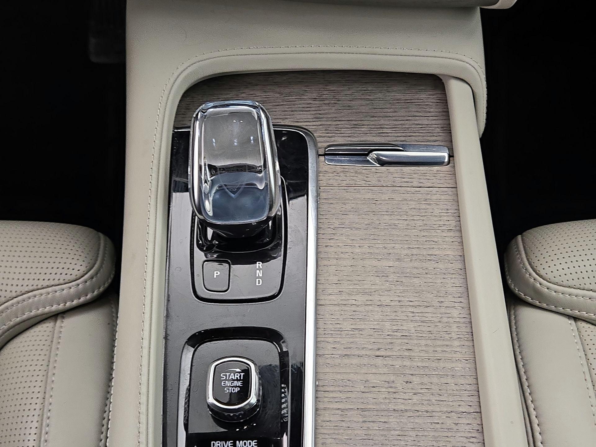 Thumbnail: 2021 Volvo XC90 - 17