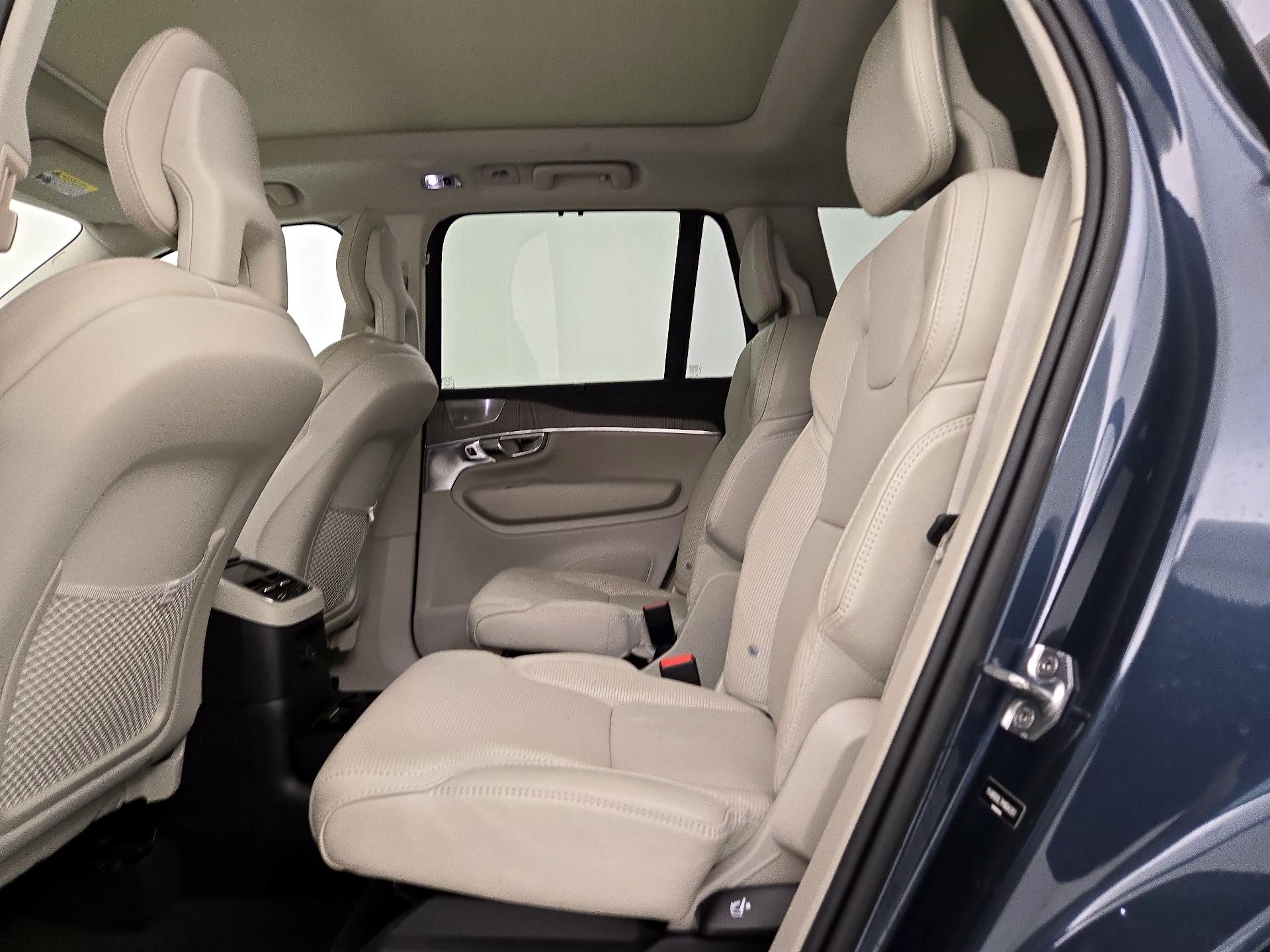 Thumbnail: 2021 Volvo XC90 - 20