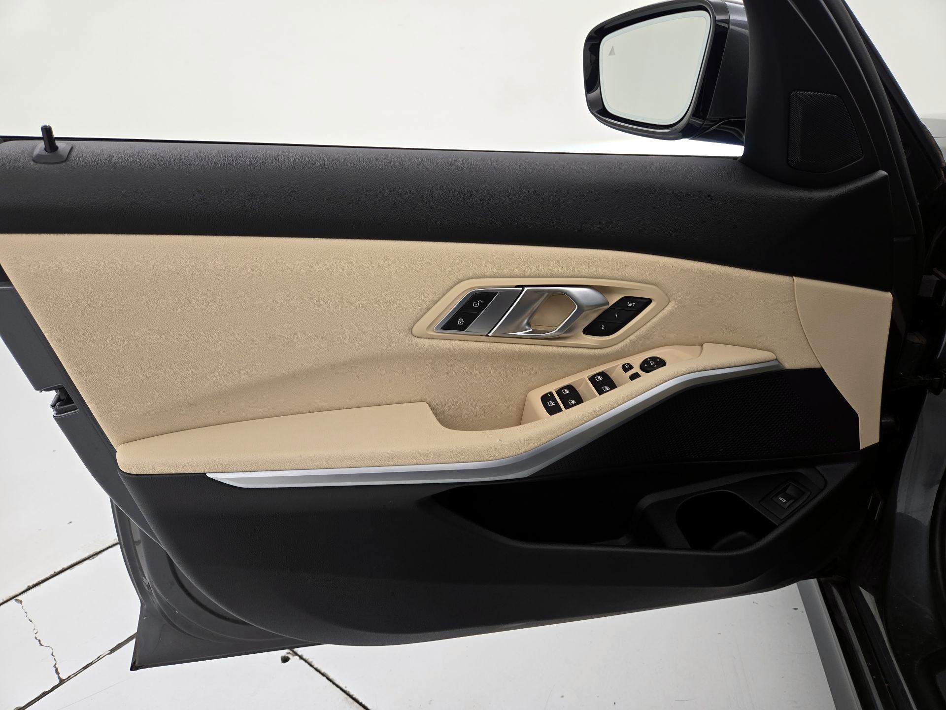 Thumbnail: 2020 BMW 3 Series - 12