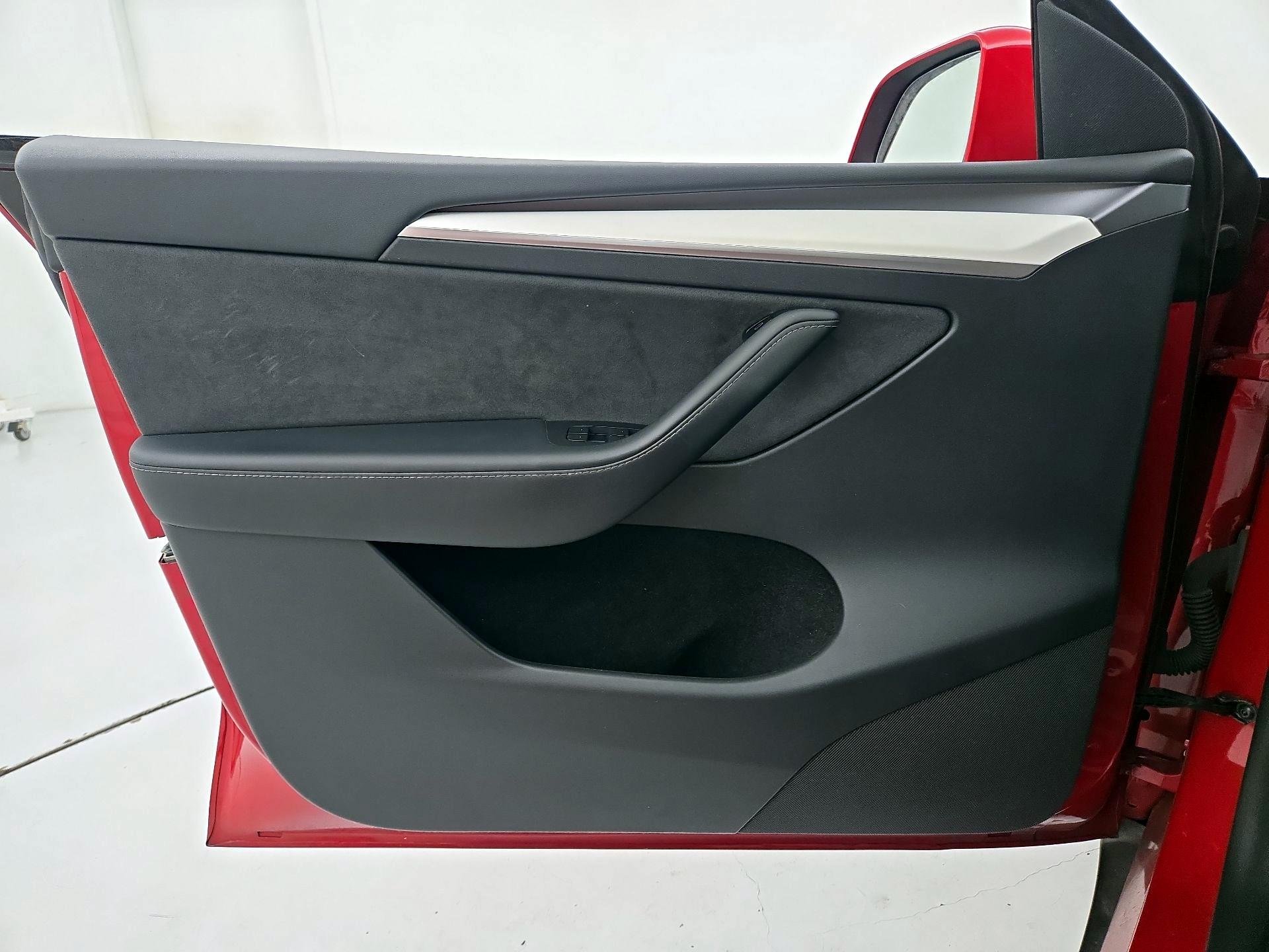 Thumbnail: 2023 Tesla Model Y - 12