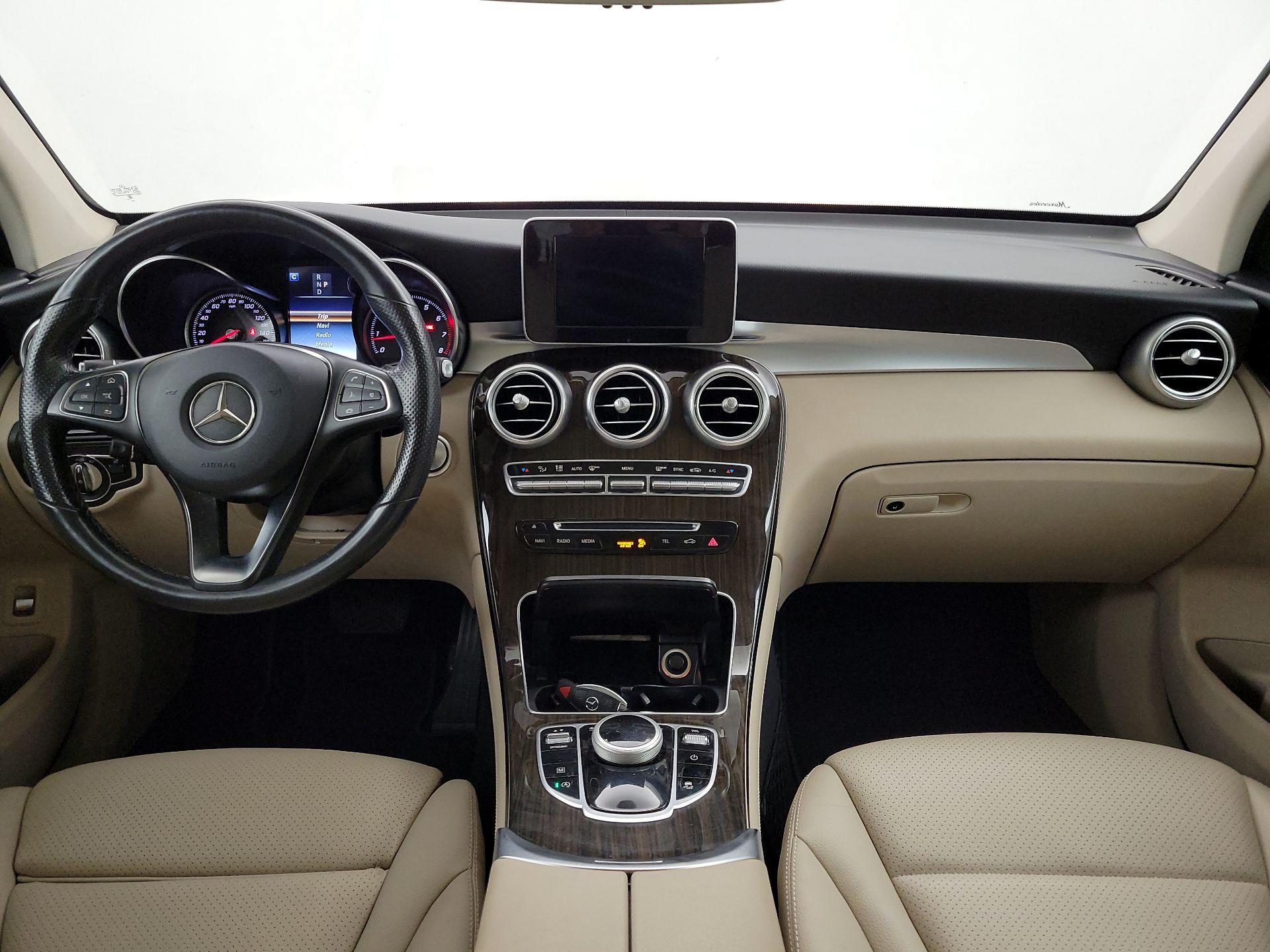 Thumbnail: 2019 Mercedes-Benz GLC - 9