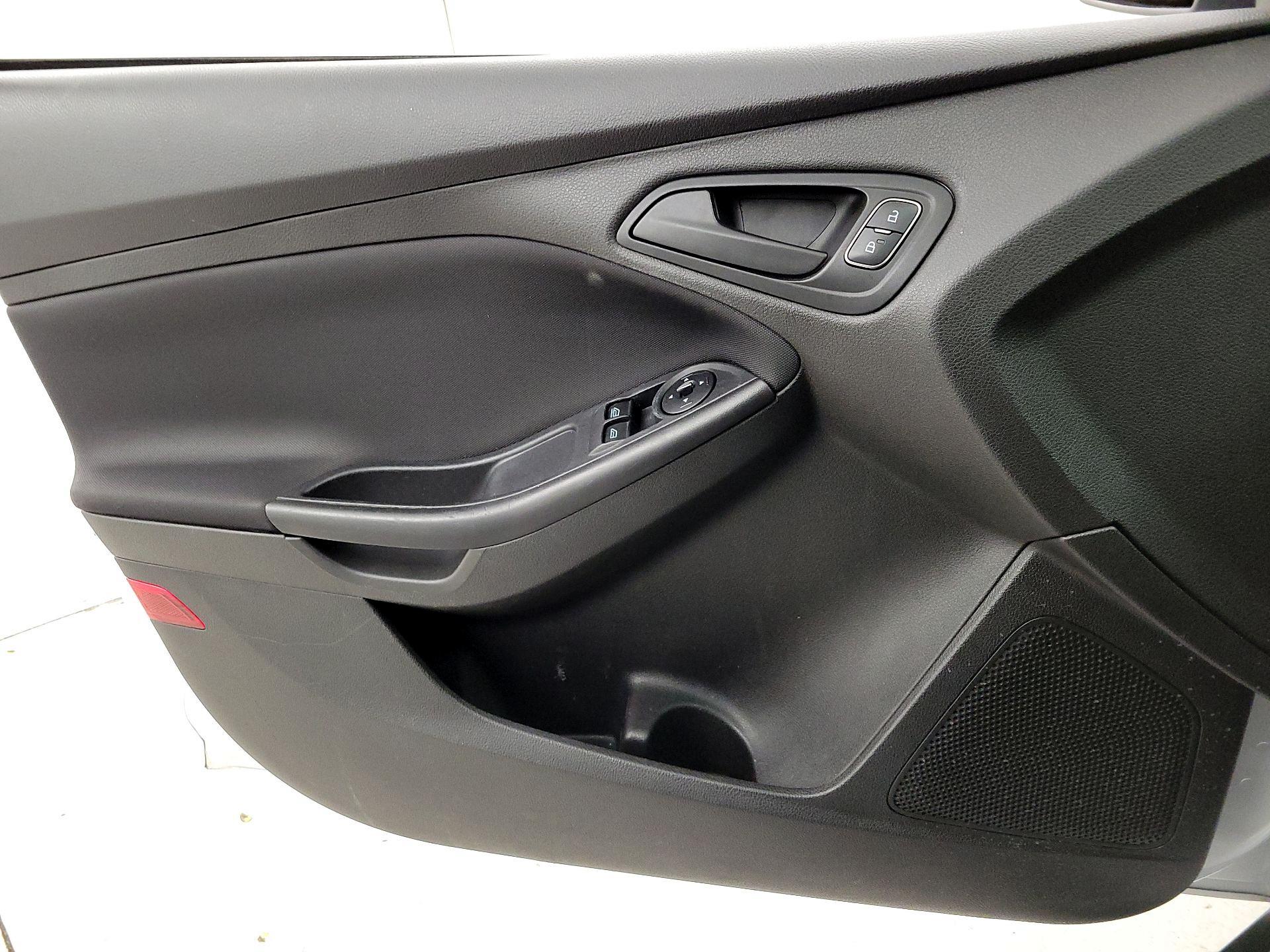 Thumbnail: 2018 Ford Focus - 12