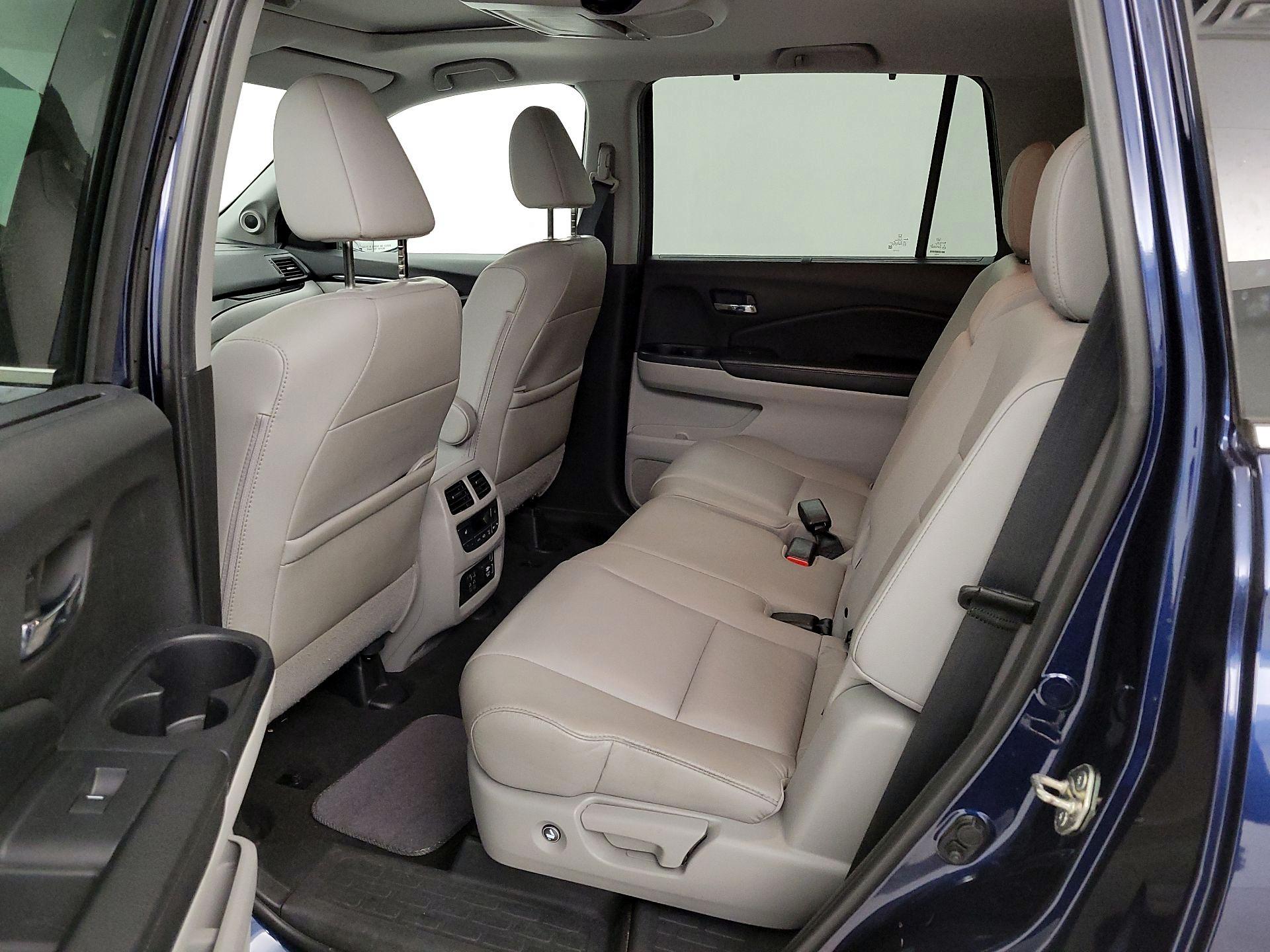 Thumbnail: 2019 Honda Pilot - 19