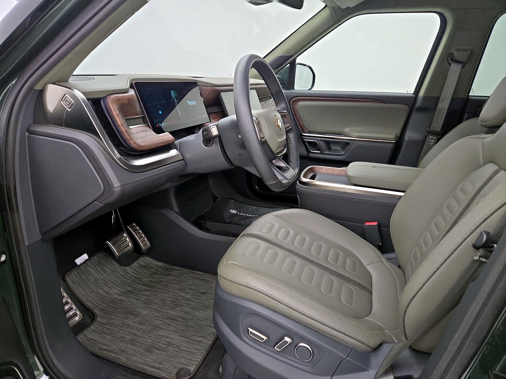 Thumbnail: 2022 Rivian R1T - 11