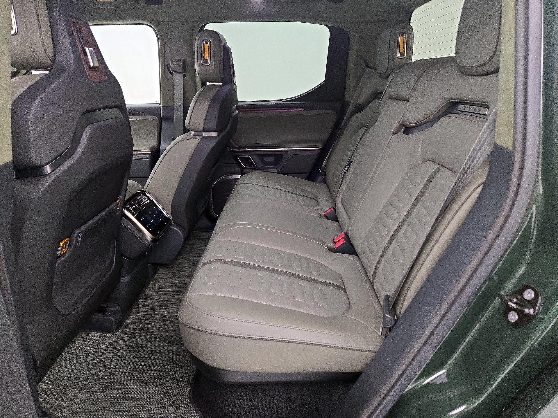 Thumbnail: 2022 Rivian R1T - 17