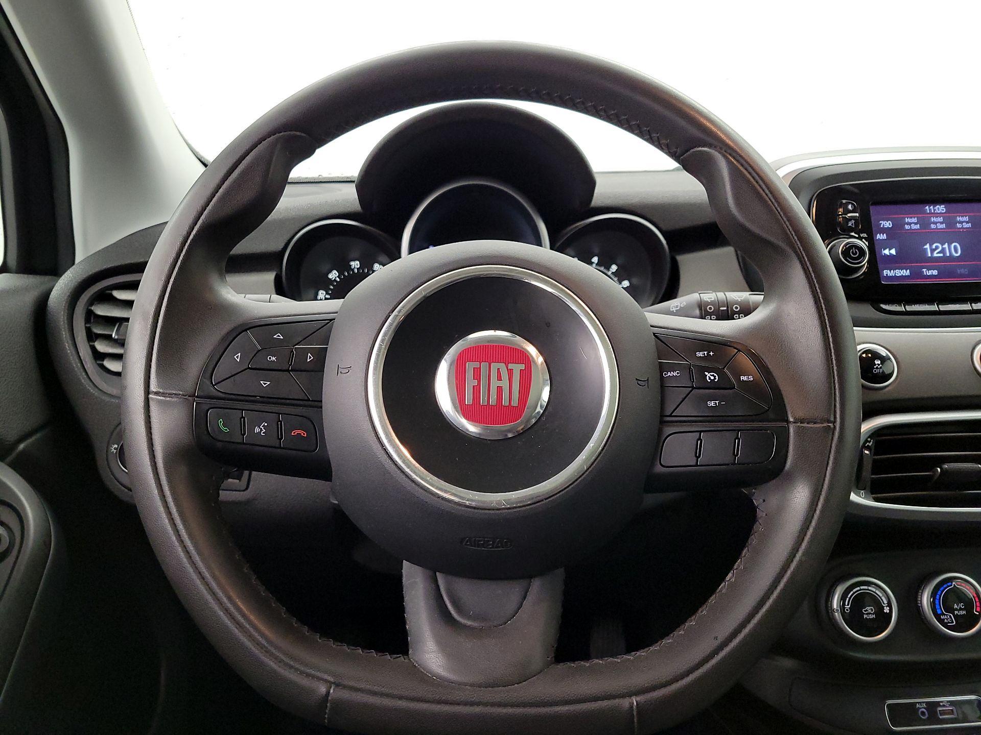 Thumbnail: 2016 Fiat 500X - 10