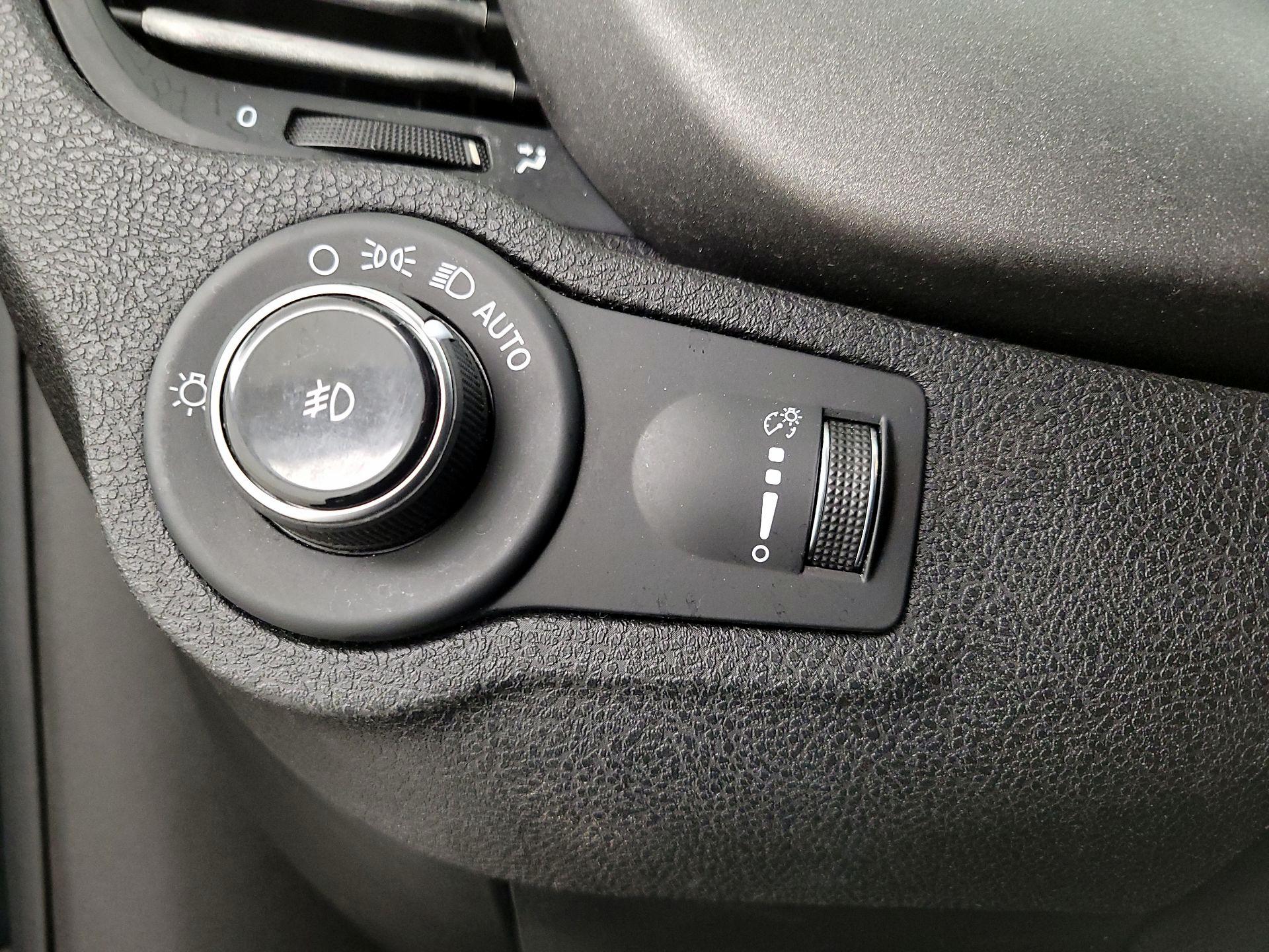 Thumbnail: 2016 Fiat 500X - 13