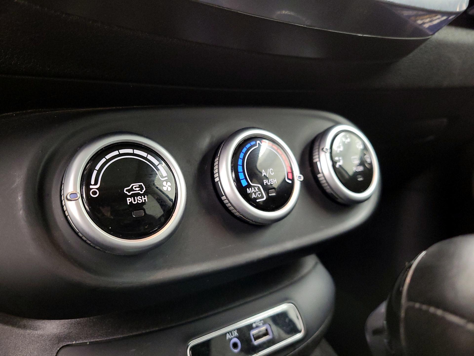 Thumbnail: 2016 Fiat 500X - 15