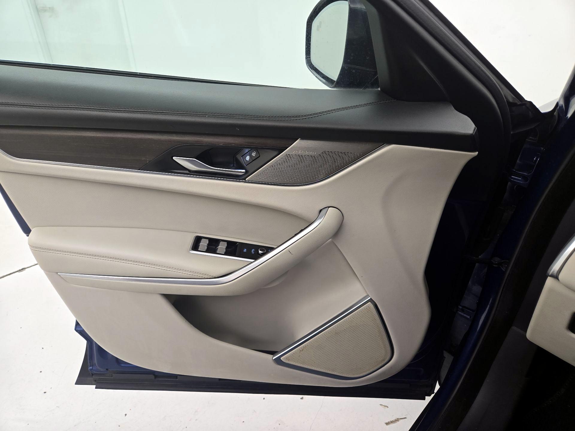 Thumbnail: 2021 Jaguar F-Pace - 12