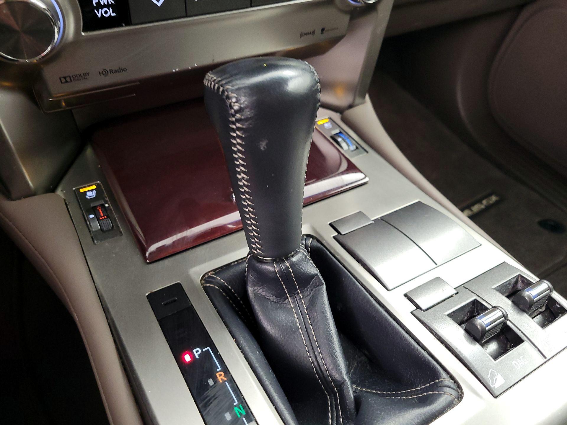 Thumbnail: 2019 Lexus GX - 18