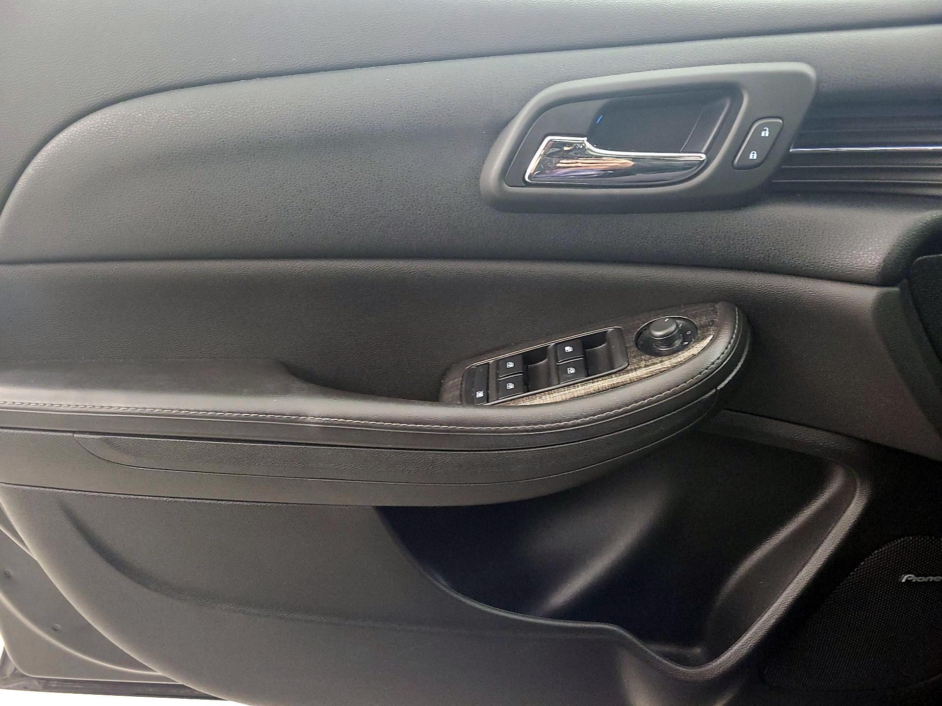 Thumbnail: 2015 Chevrolet Malibu - 12